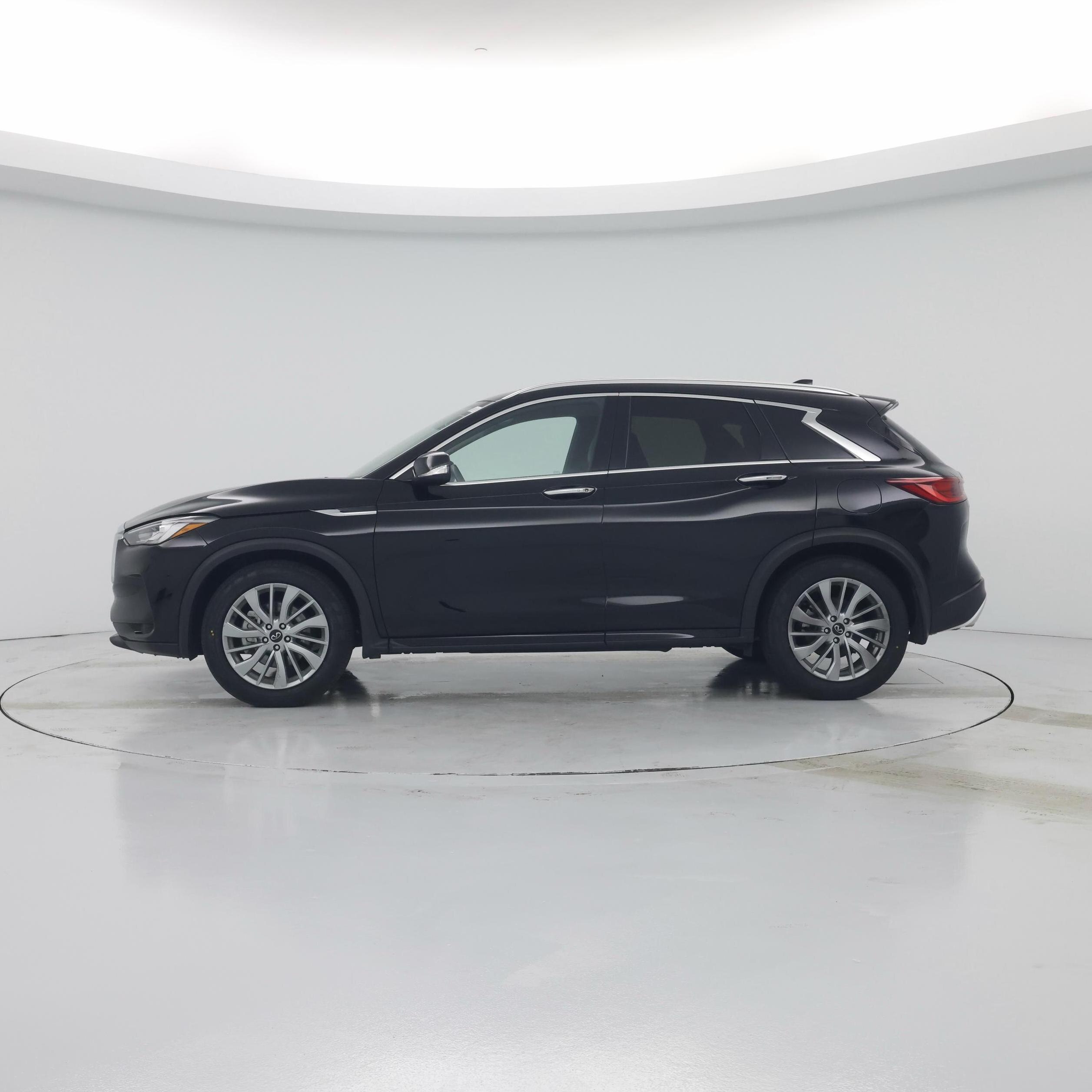 Thumbnail: 2023 INFINITI QX50 - 3