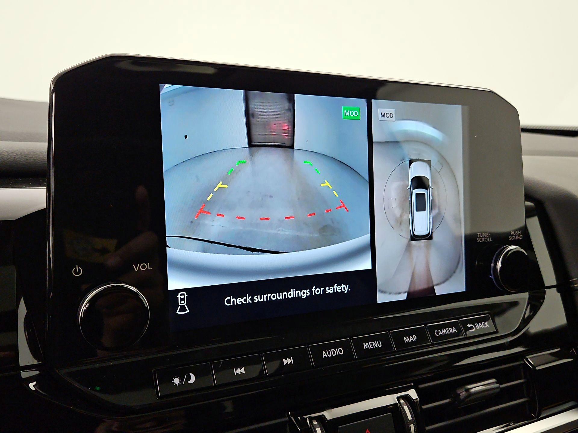 Thumbnail: 2023 Nissan Pathfinder - 14