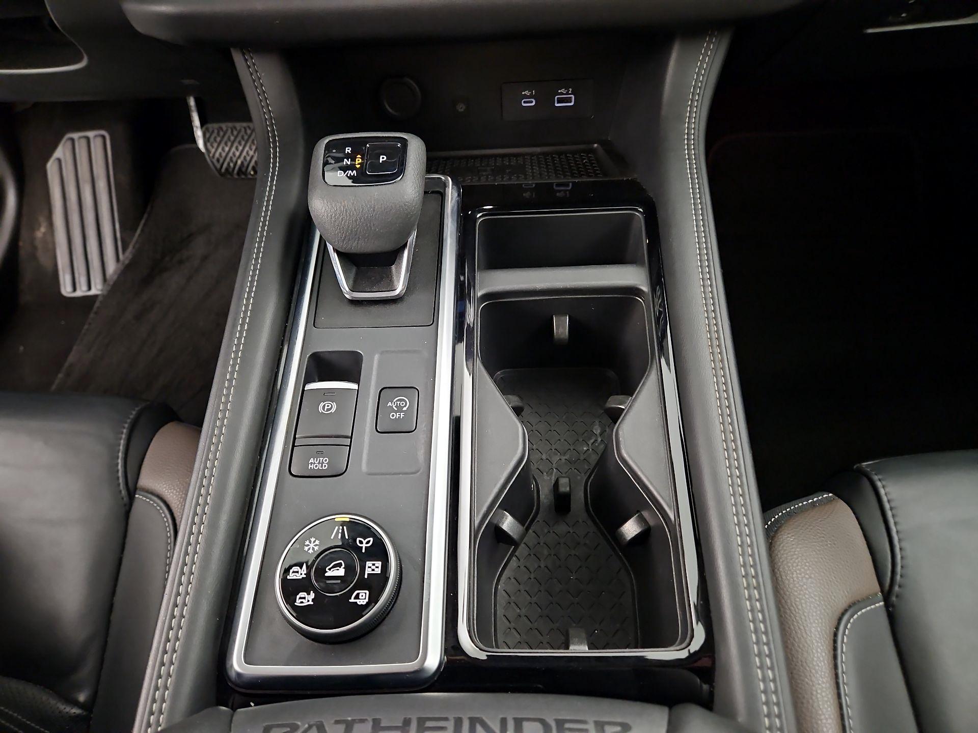 Thumbnail: 2023 Nissan Pathfinder - 17