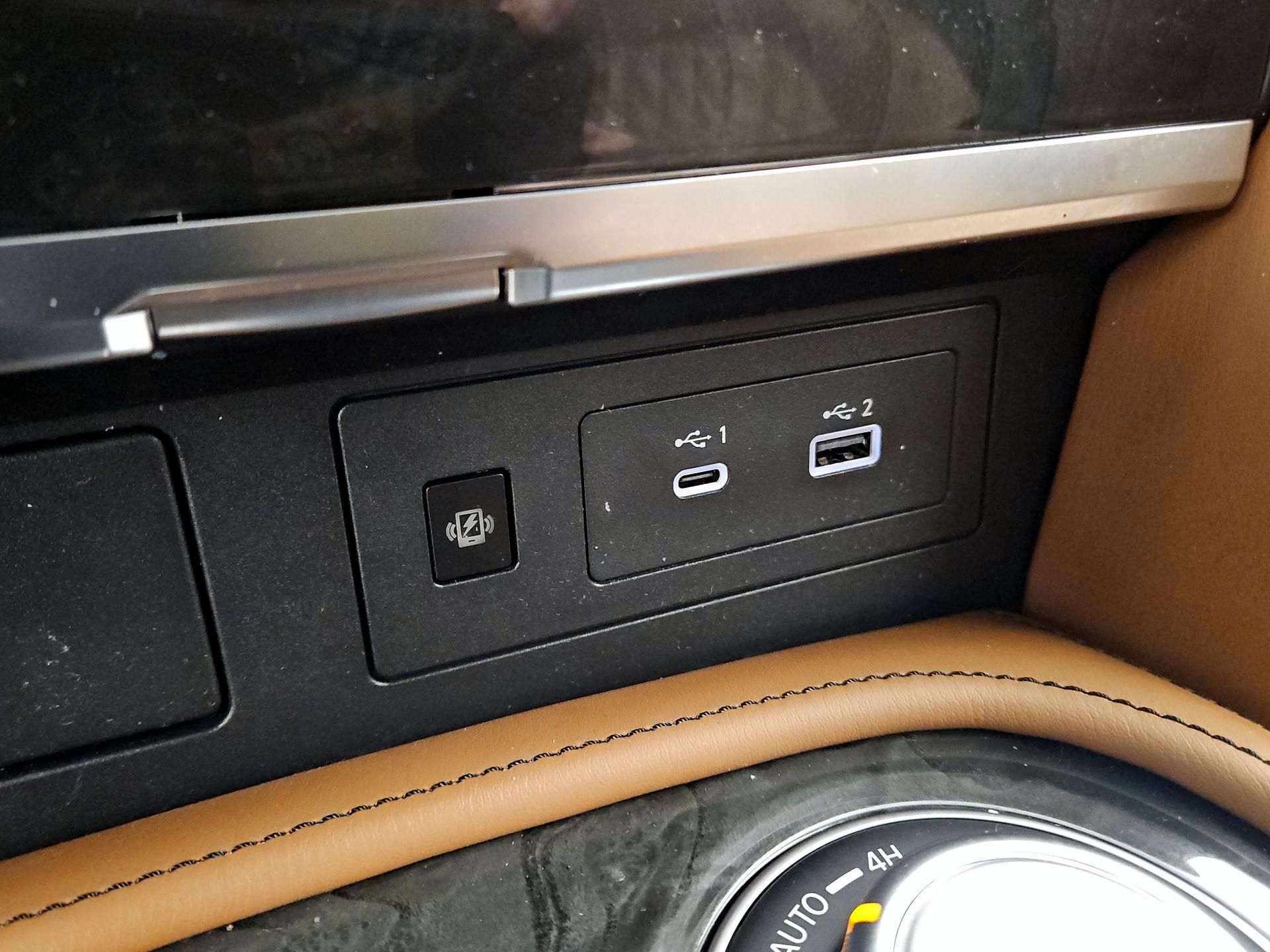 Thumbnail: 2023 INFINITI QX80 - 19