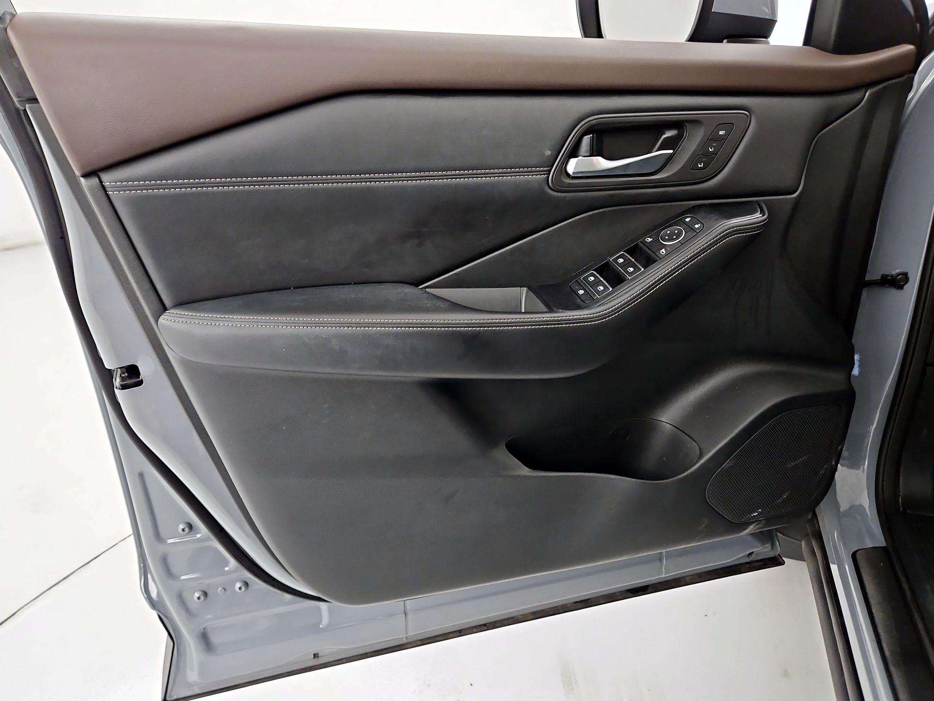 Thumbnail: 2023 Nissan Rogue - 12