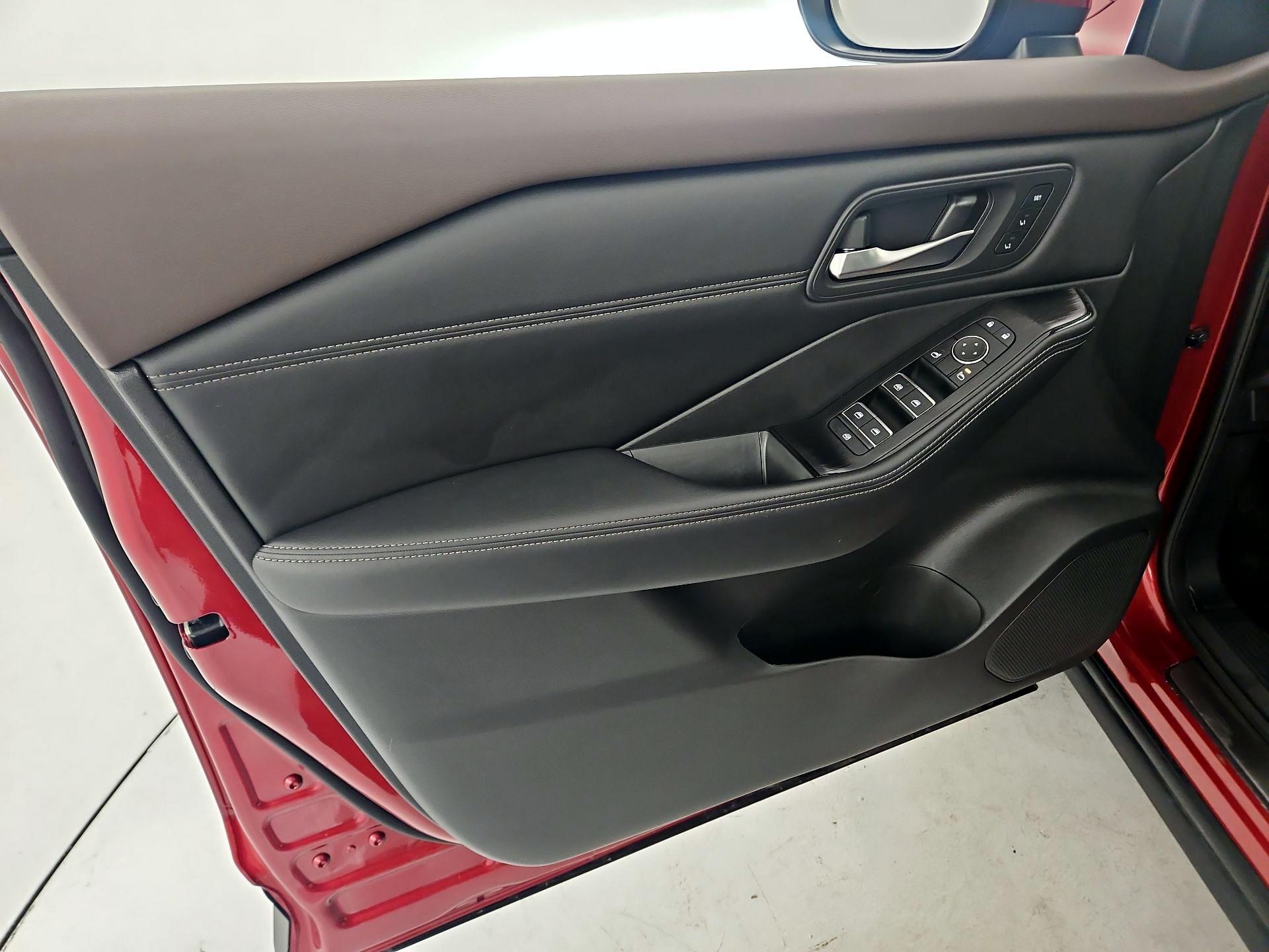 Thumbnail: 2023 Nissan Rogue - 12