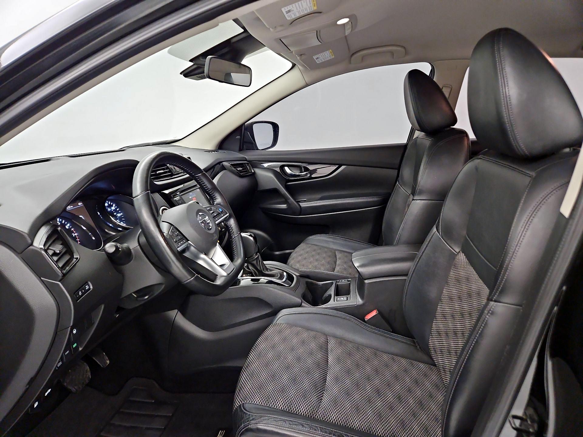 Thumbnail: 2022 Nissan Rogue Sport - 11