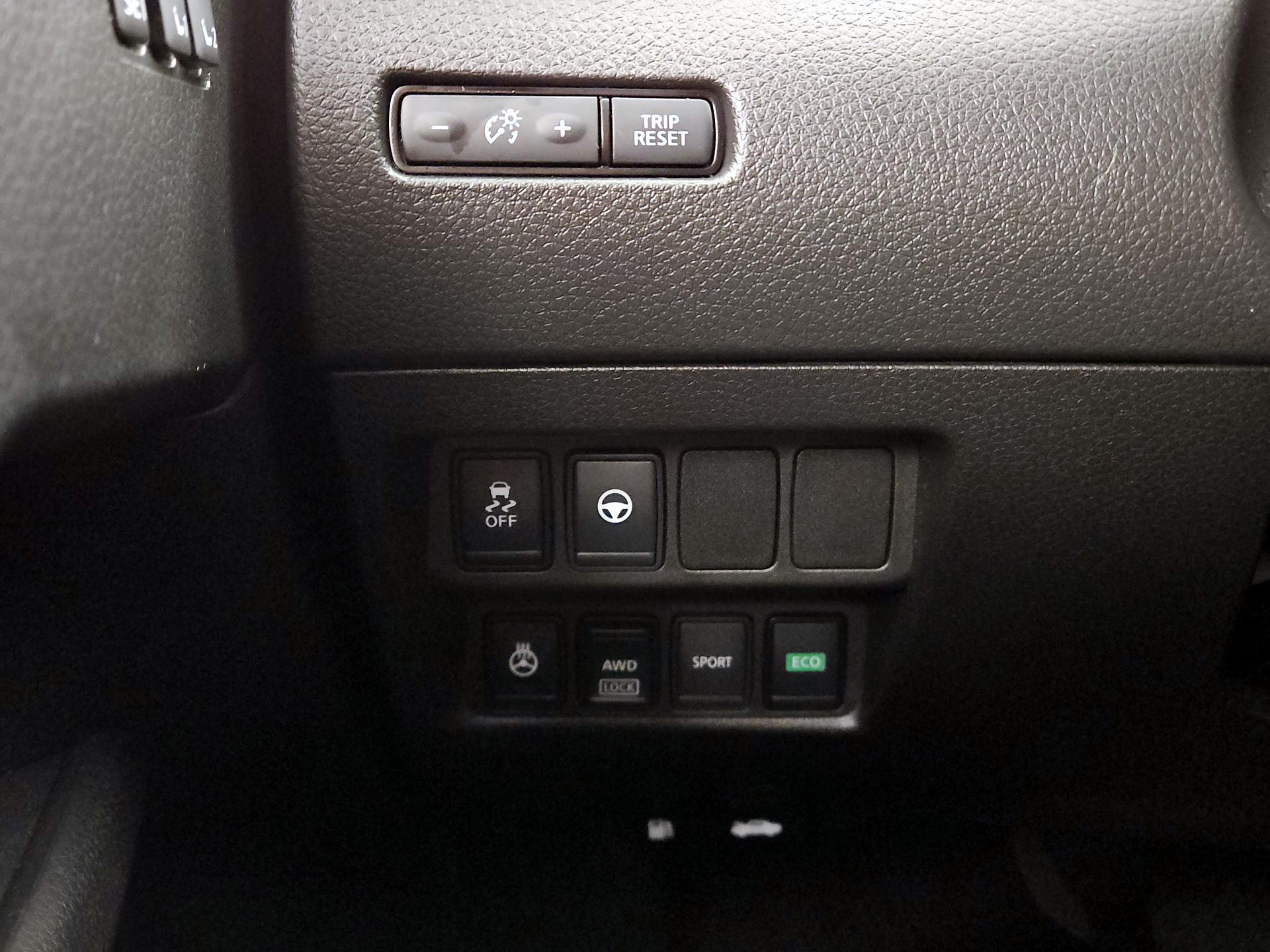 Thumbnail: 2022 Nissan Rogue Sport - 13