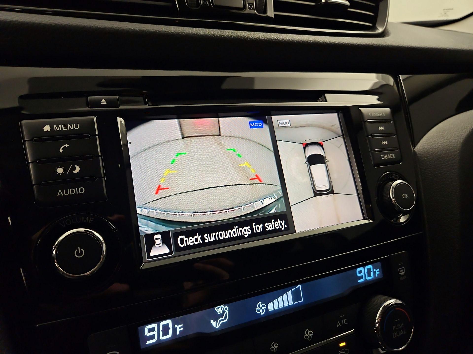 Thumbnail: 2022 Nissan Rogue Sport - 14