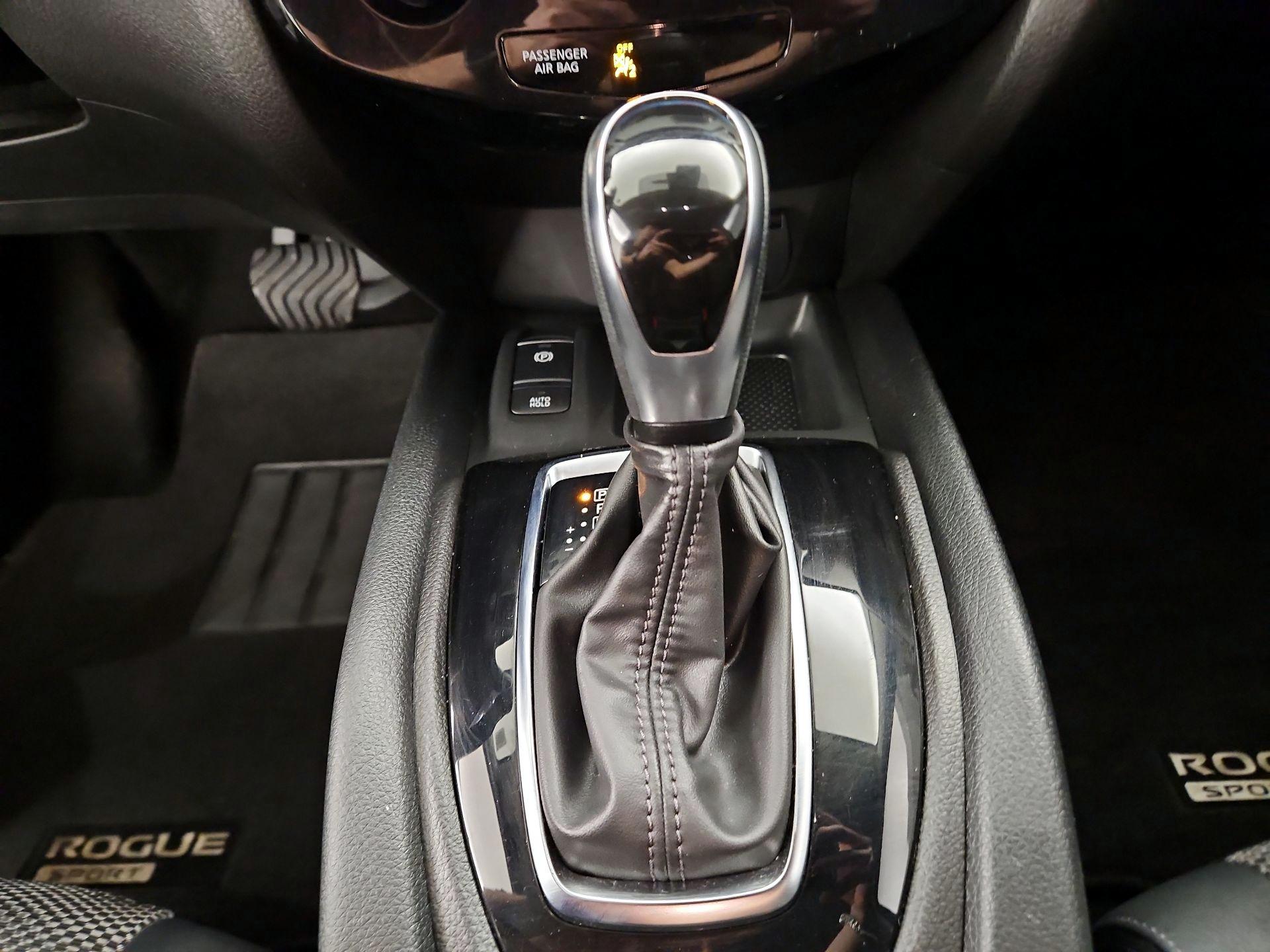 Thumbnail: 2022 Nissan Rogue Sport - 17