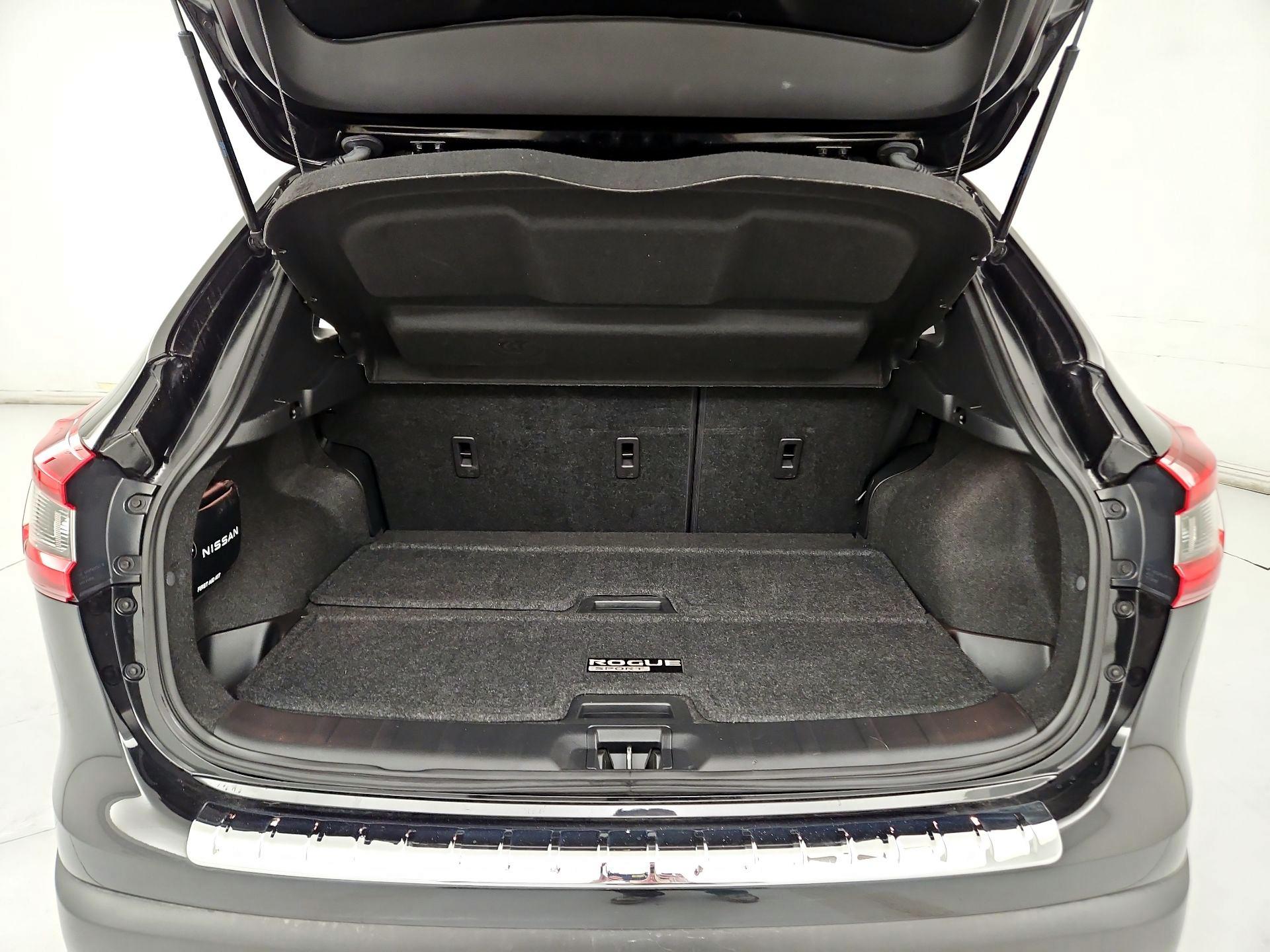 Thumbnail: 2022 Nissan Rogue Sport - 20