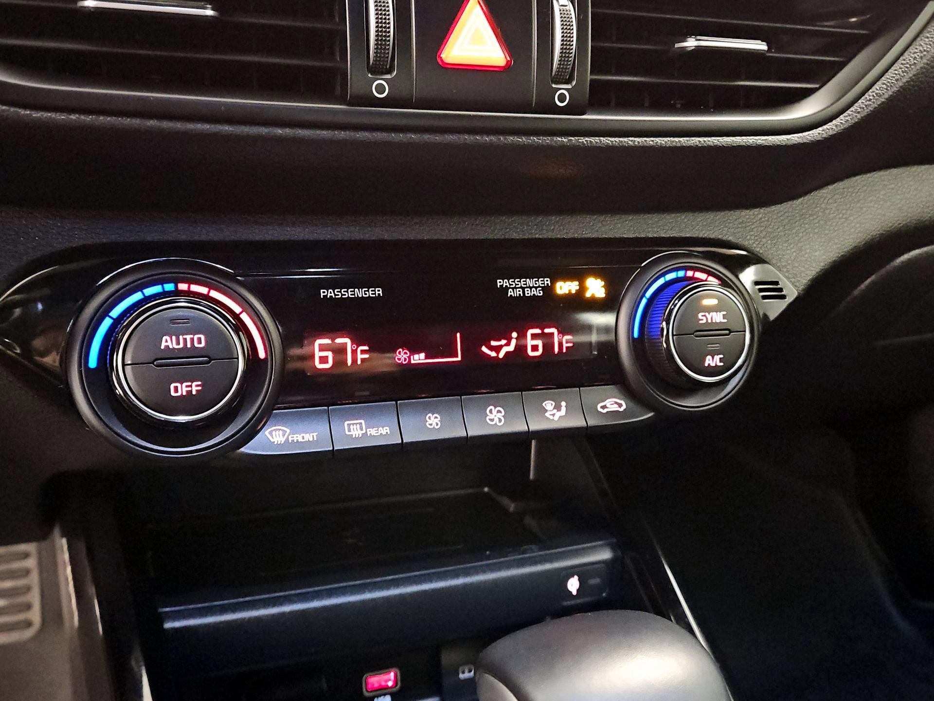 Thumbnail: 2023 Kia Forte - 17