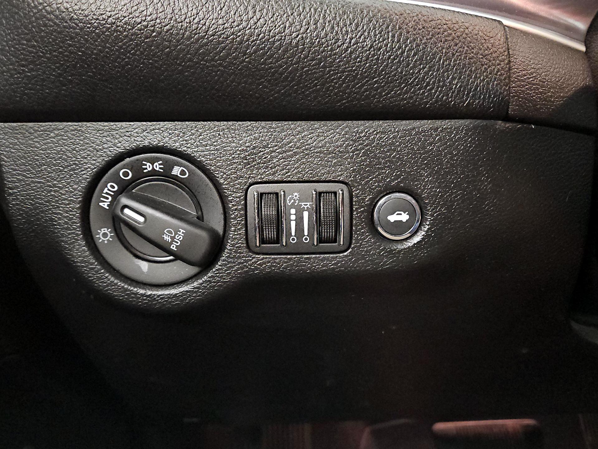 Thumbnail: 2019 Dodge Challenger - 13