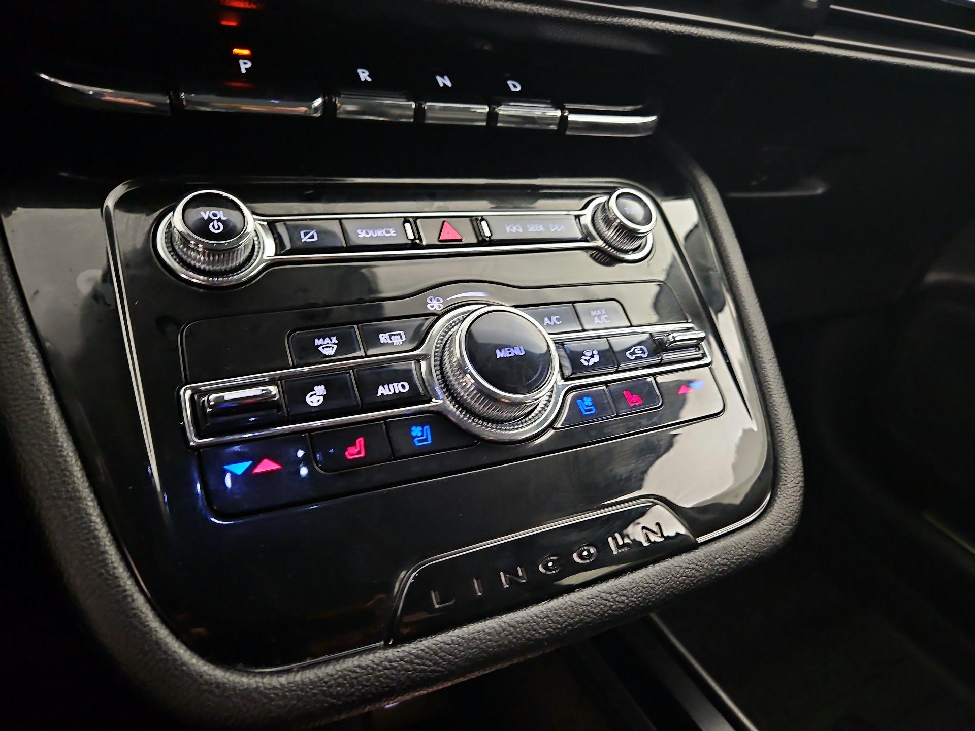 Thumbnail: 2022 Lincoln Corsair - 17