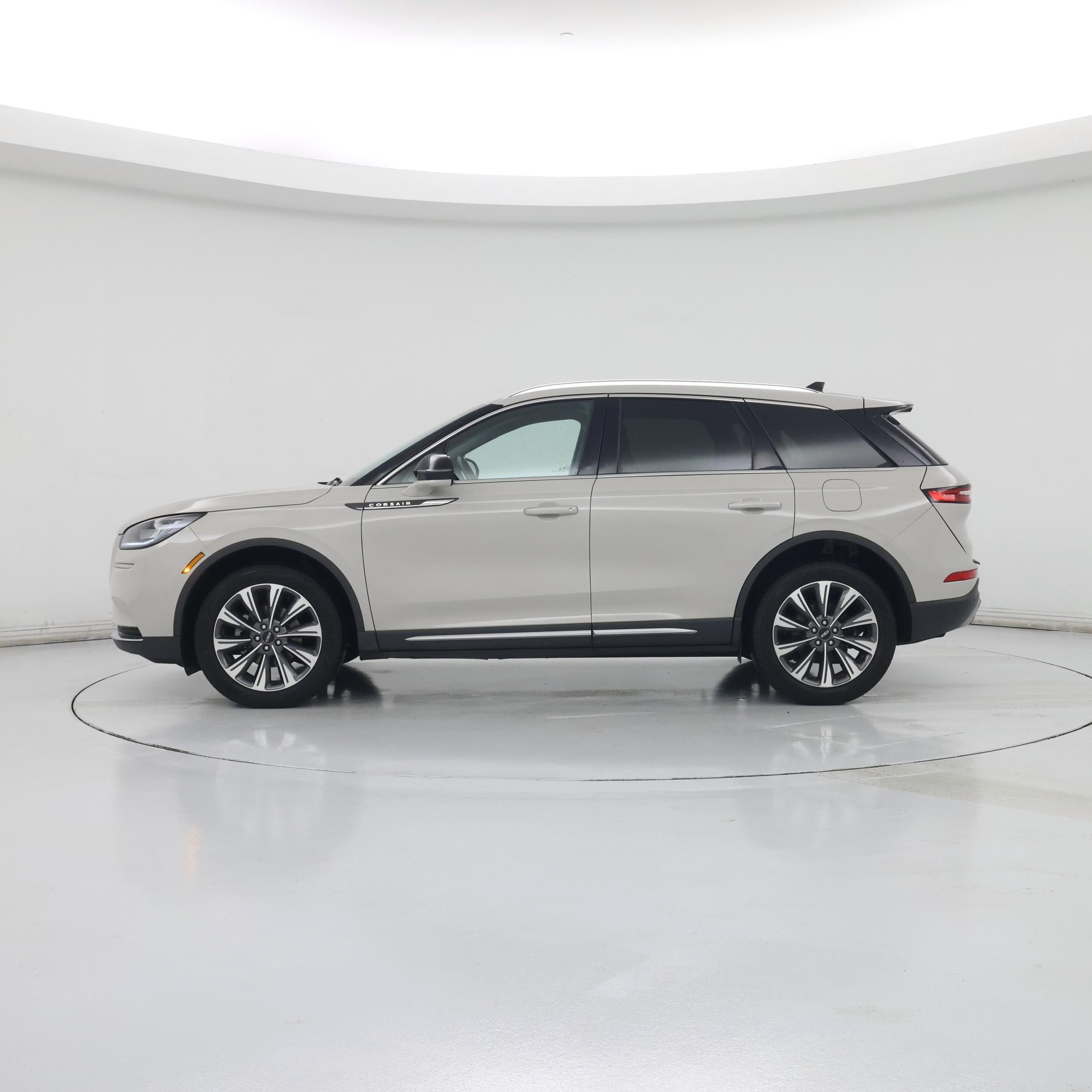 Thumbnail: 2022 Lincoln Corsair - 3