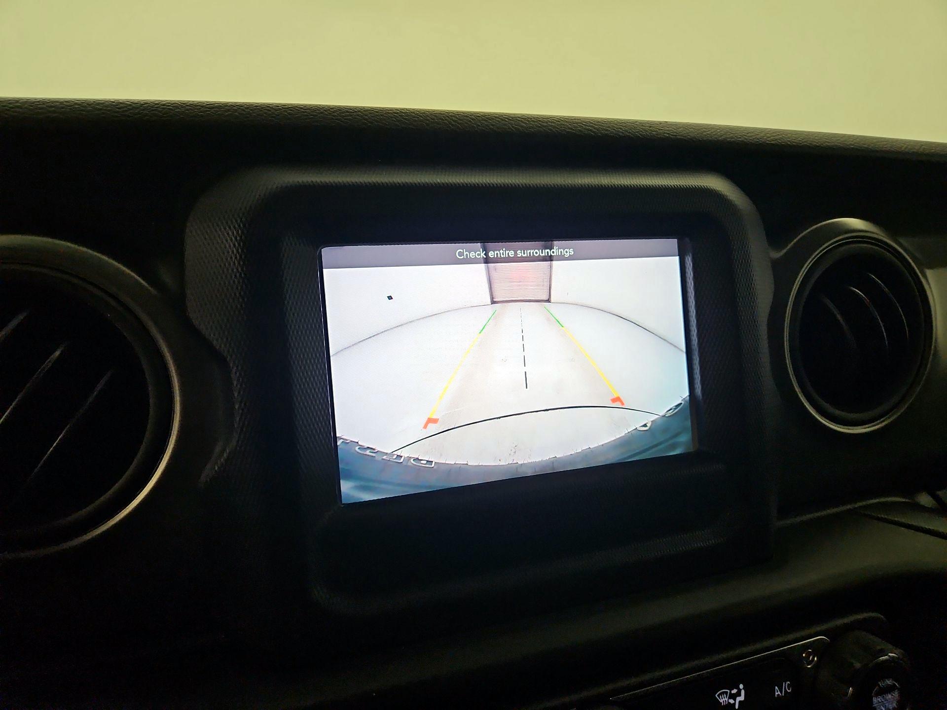 Thumbnail: 2022 Jeep Wrangler - 14