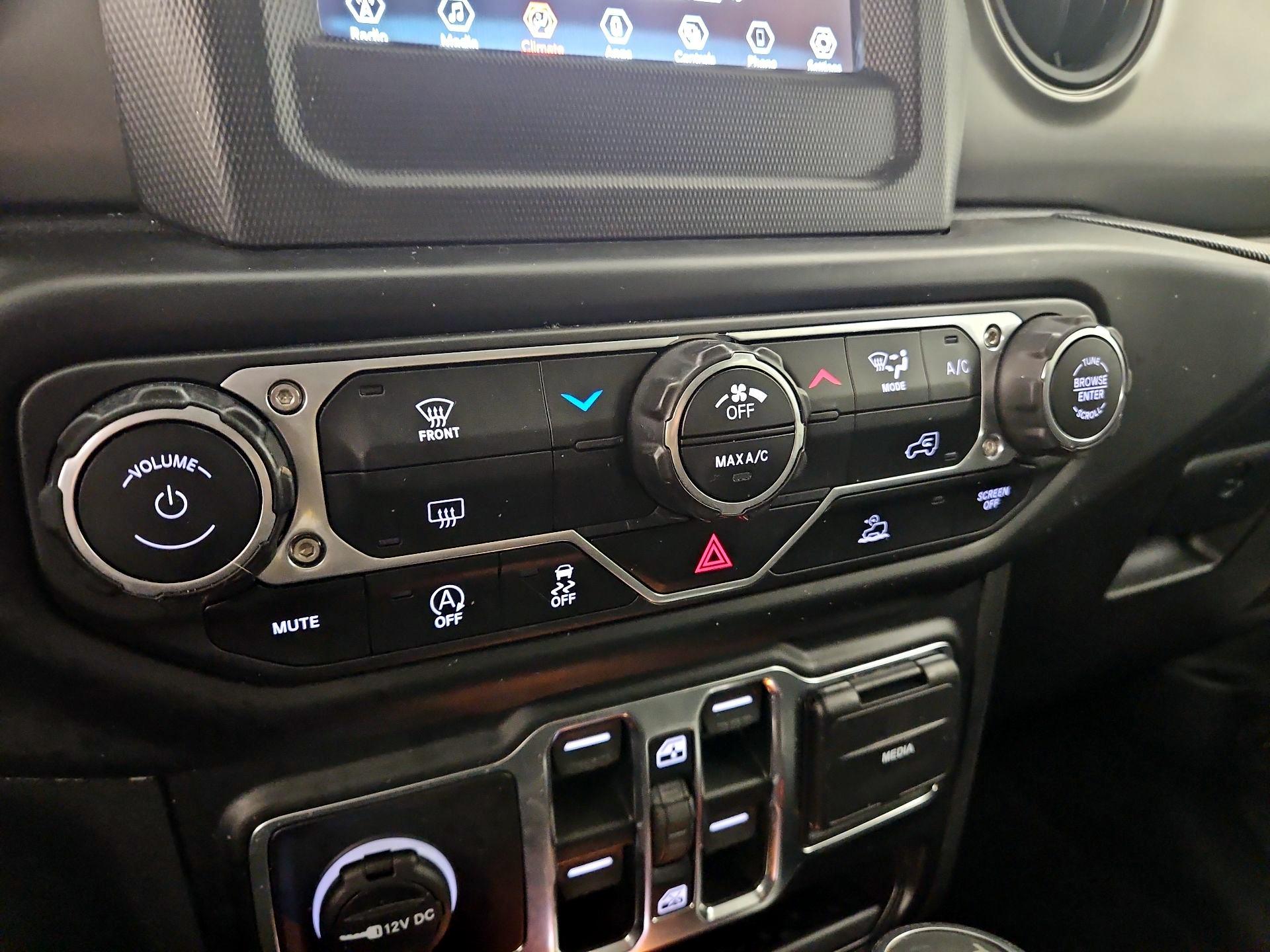 Thumbnail: 2022 Jeep Wrangler - 16