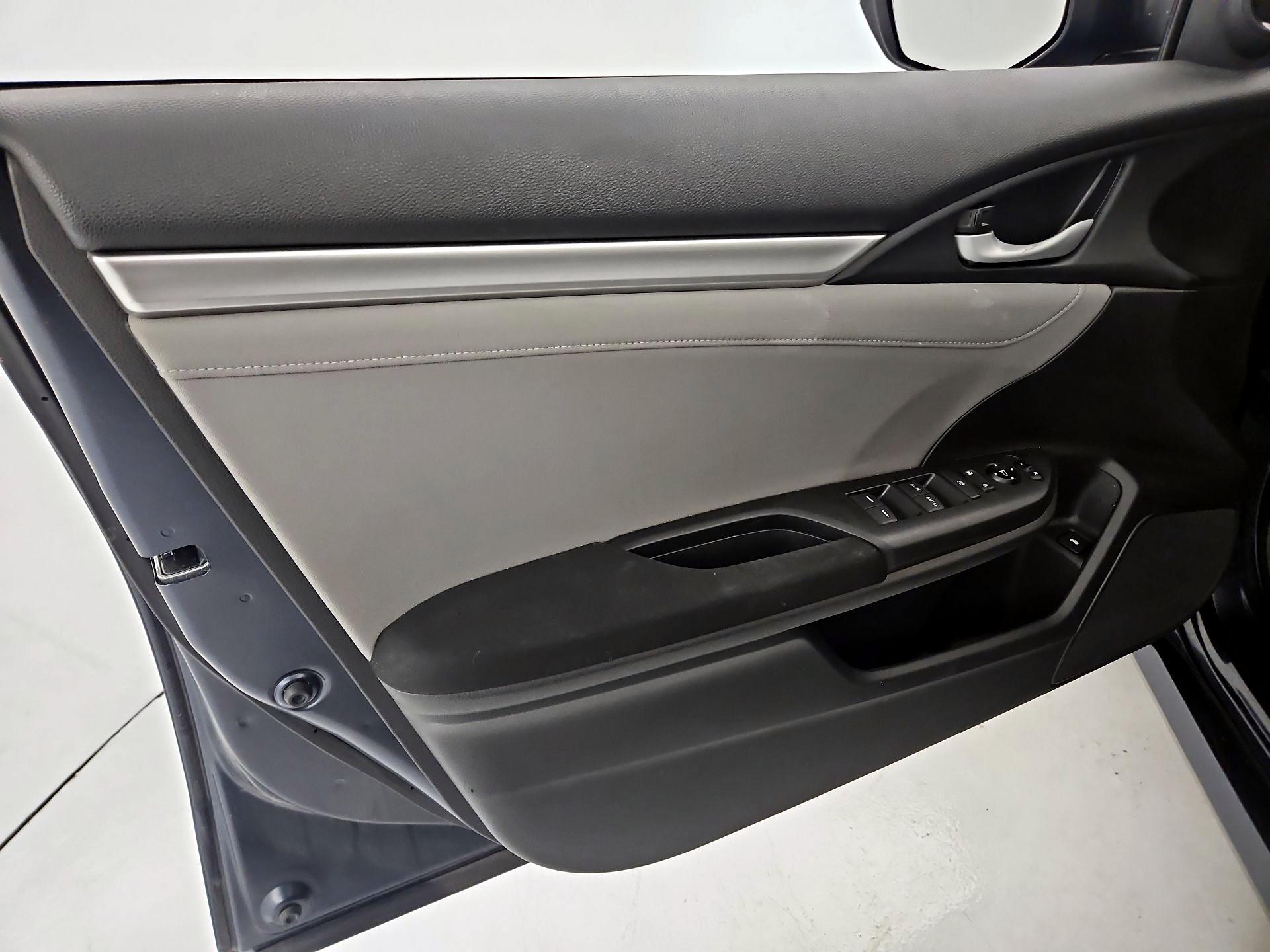 Thumbnail: 2017 Honda Civic - 12