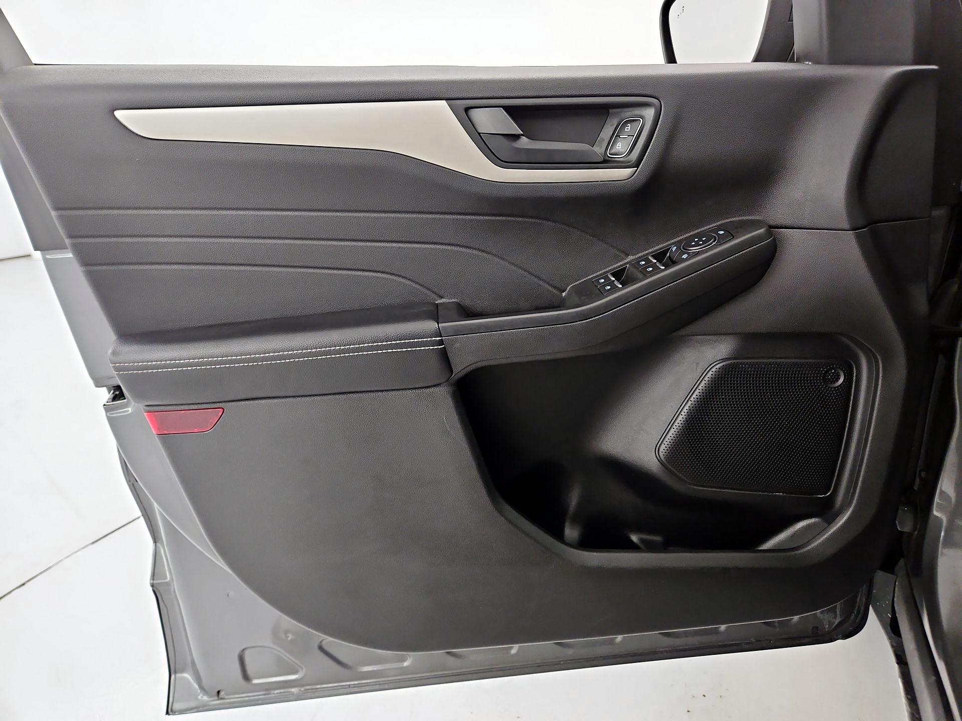 Thumbnail: 2022 Ford Escape - 12