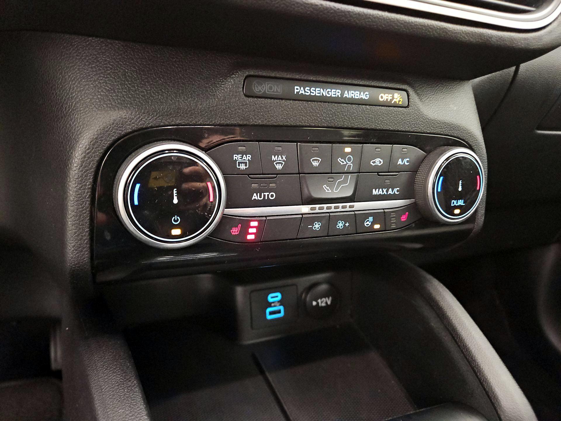 Thumbnail: 2022 Ford Escape - 16