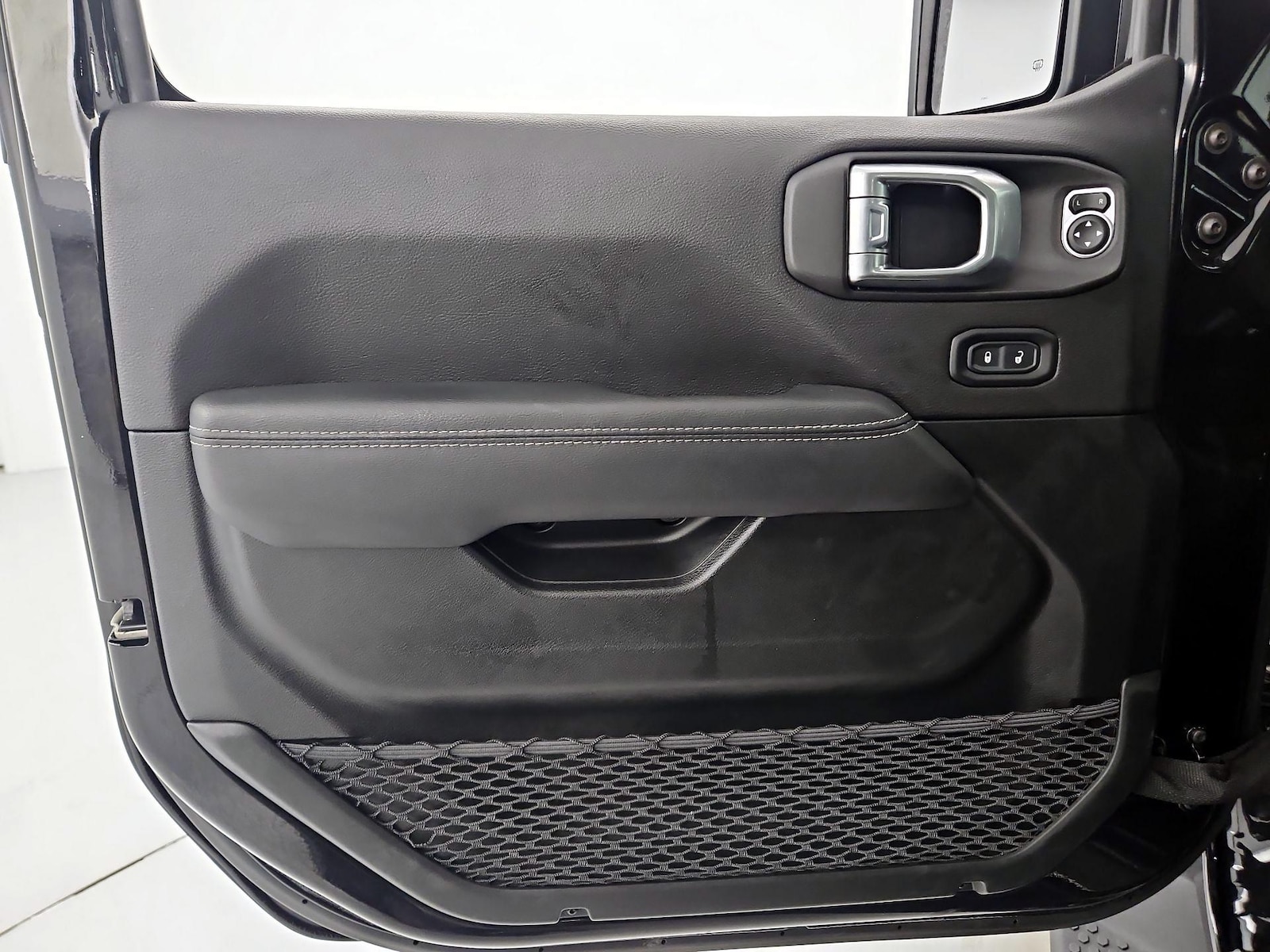 2023 Jeep Wrangler 4xe Sahara 4XE - Photo 13