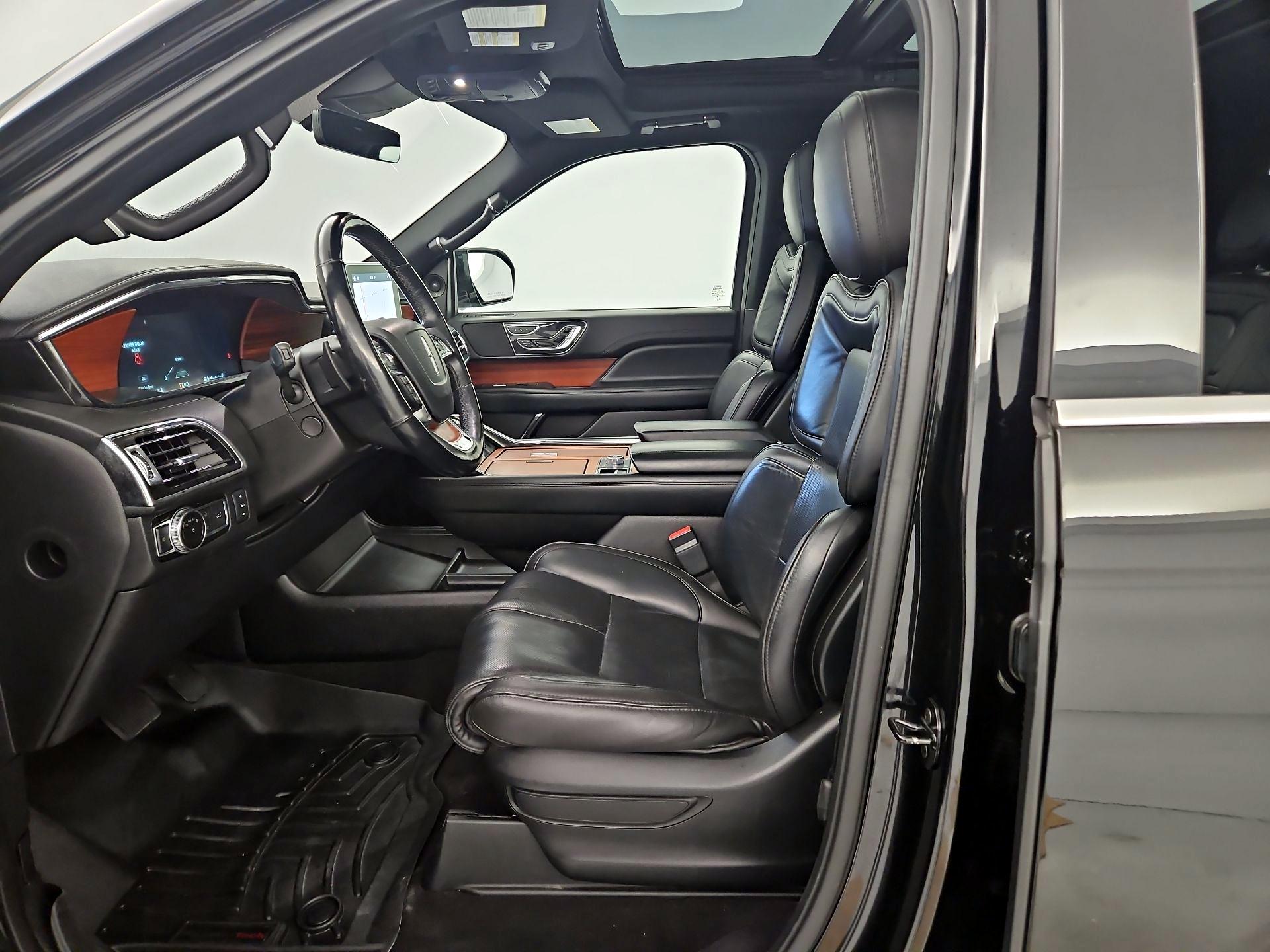 Thumbnail: 2018 Lincoln Navigator - 11