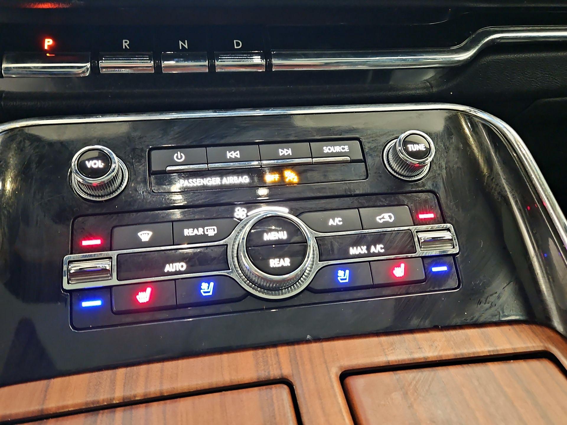 Thumbnail: 2018 Lincoln Navigator - 17