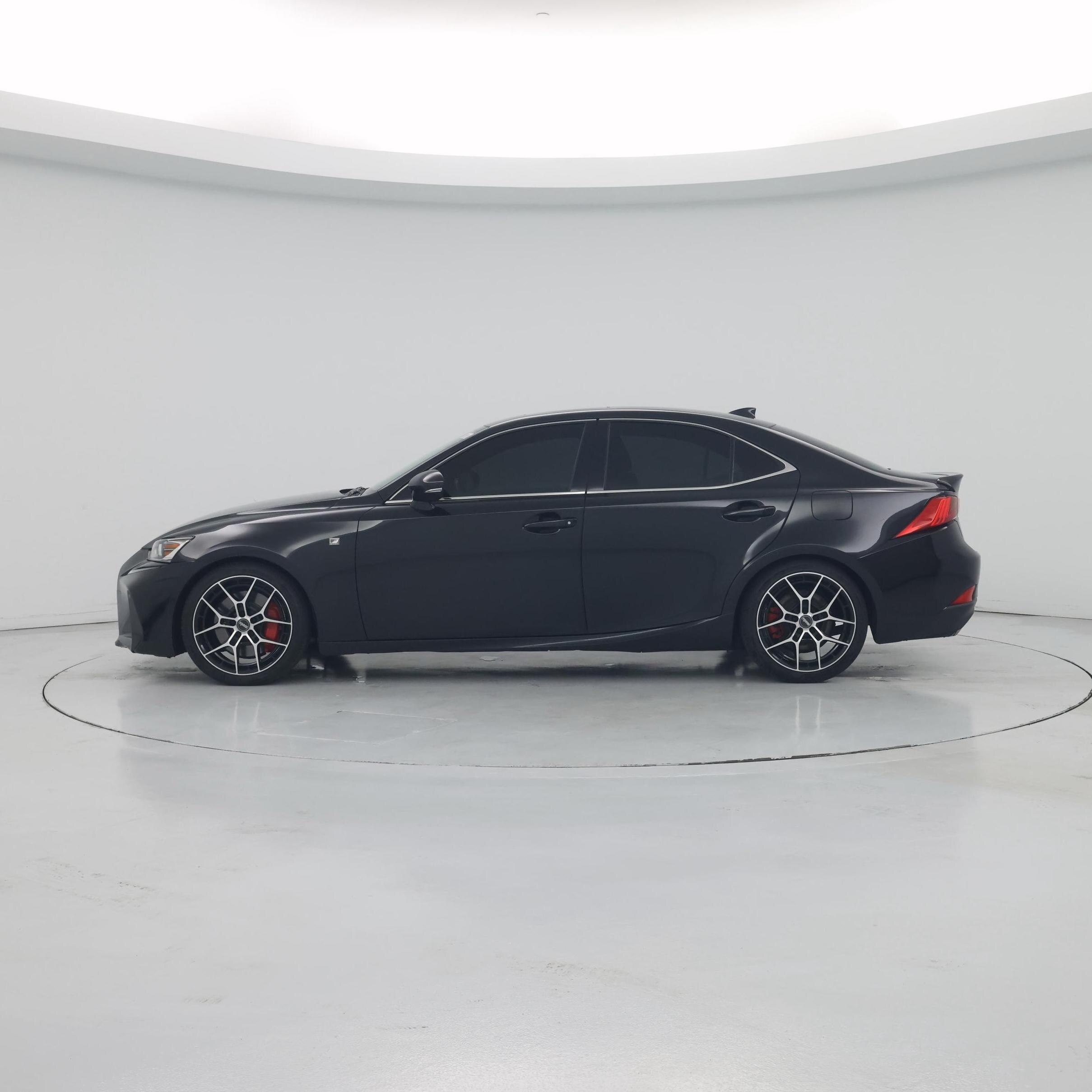 Thumbnail: 2017 Lexus IS - 3