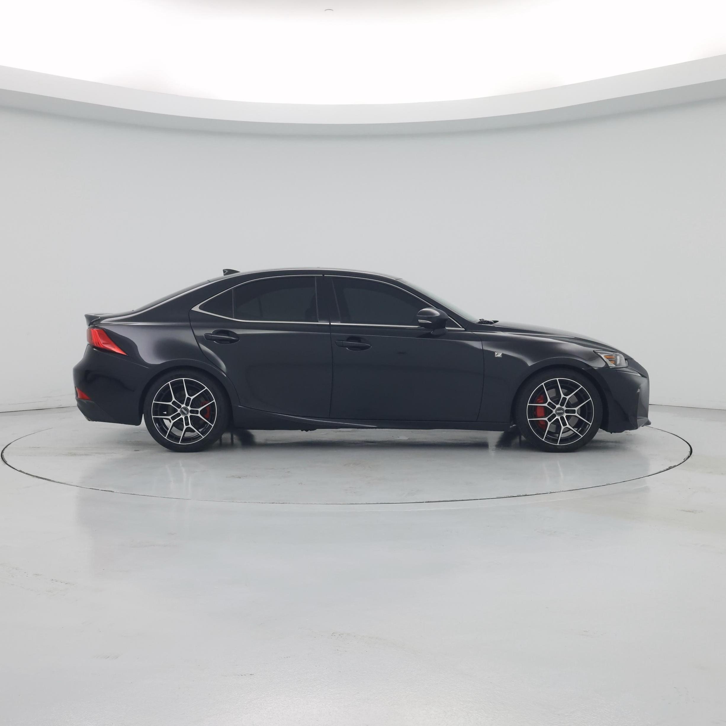Thumbnail: 2017 Lexus IS - 7