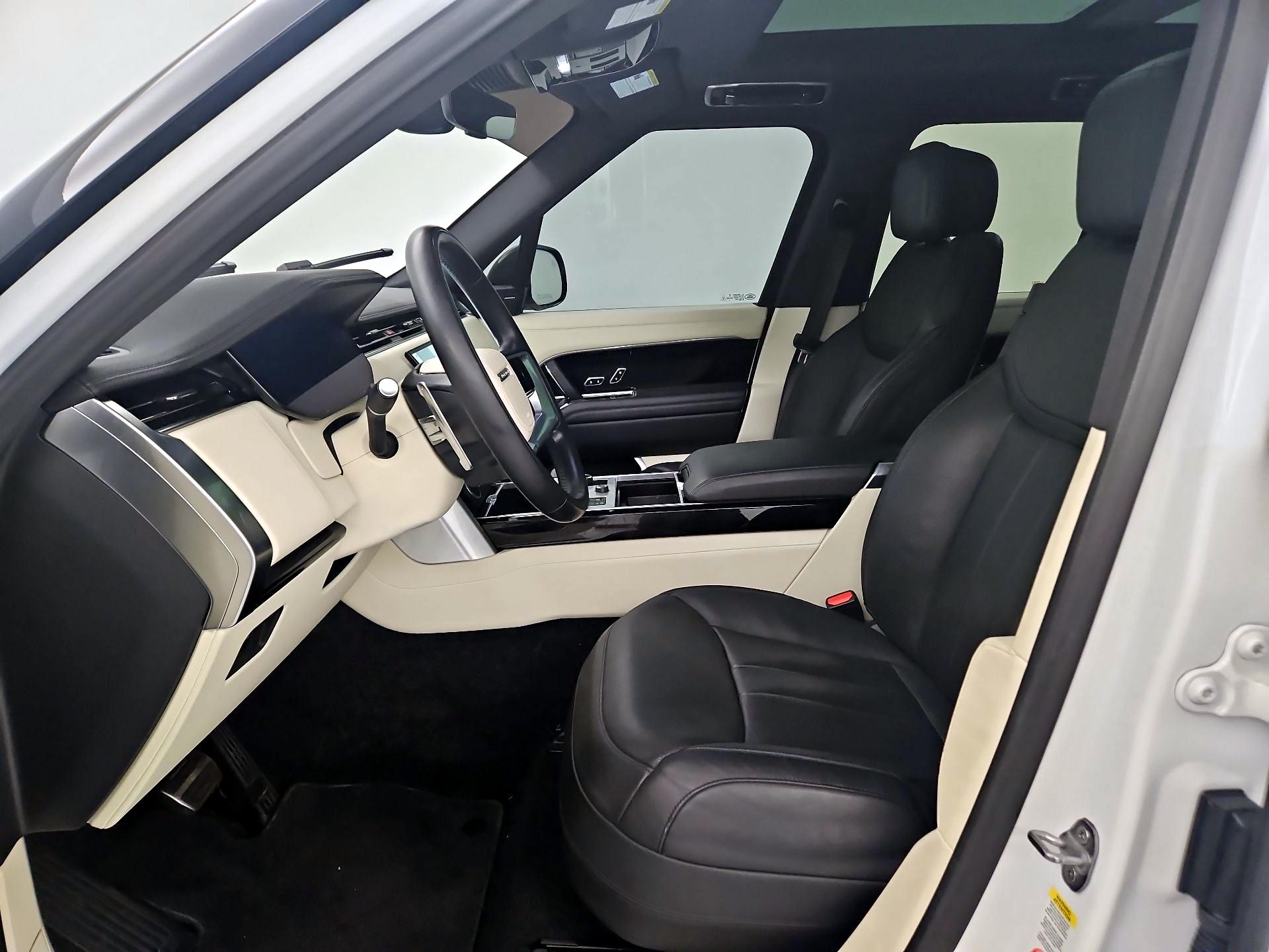 Thumbnail: 2023 Land Rover Range Rover - 11