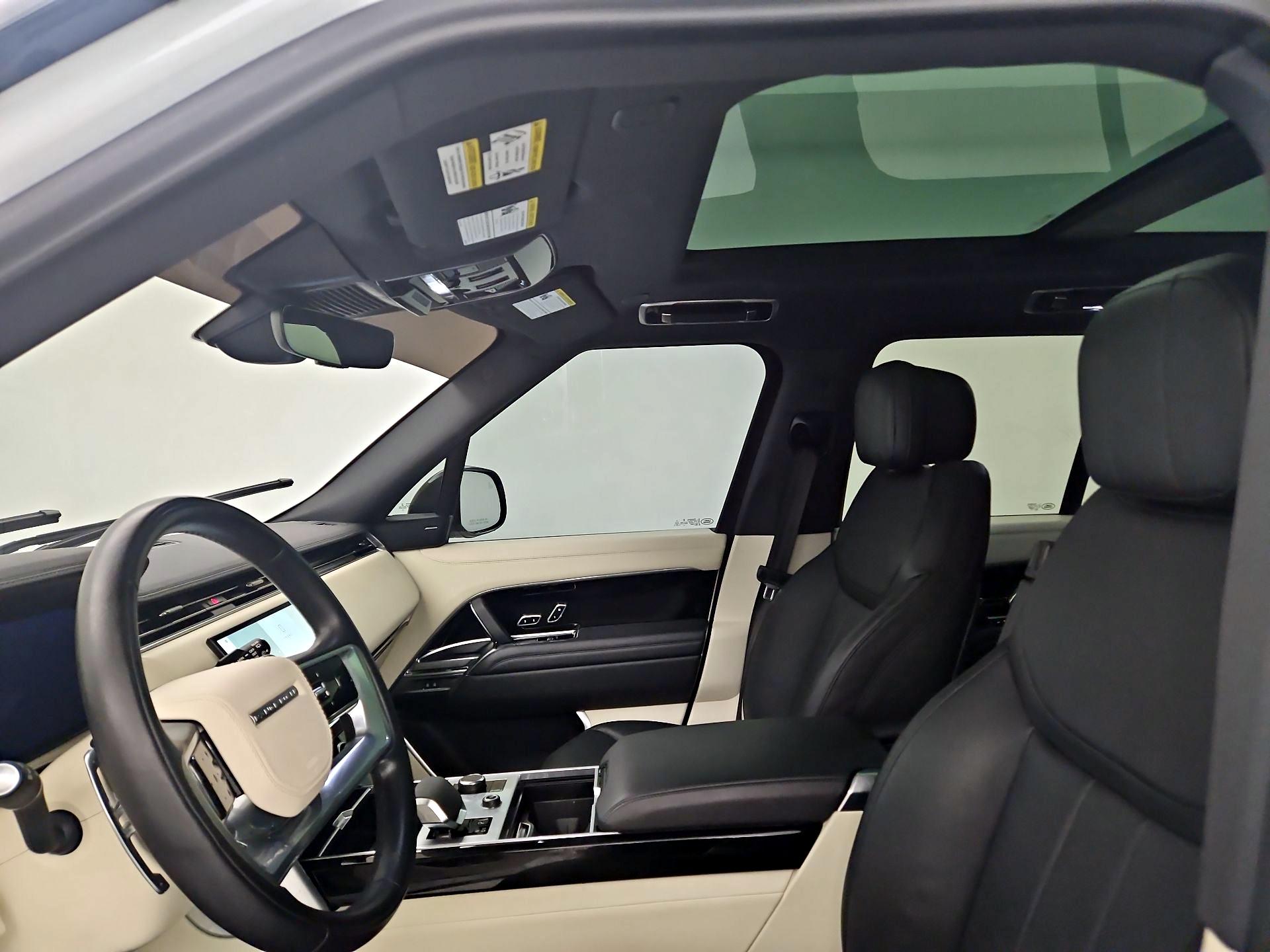 Thumbnail: 2023 Land Rover Range Rover - 19