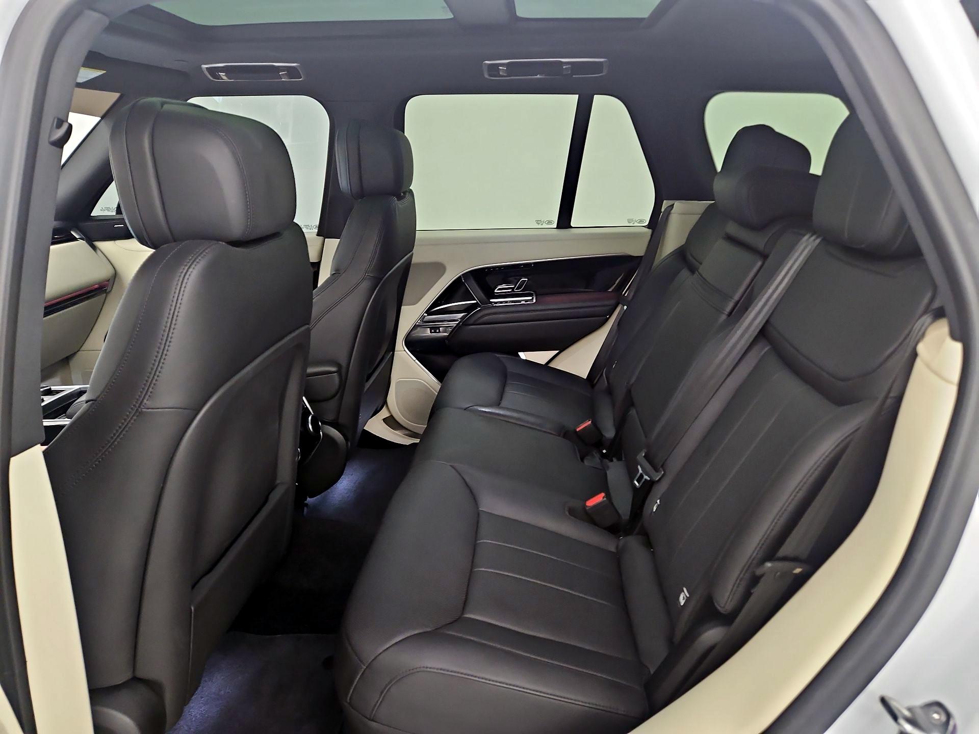 Thumbnail: 2023 Land Rover Range Rover - 20