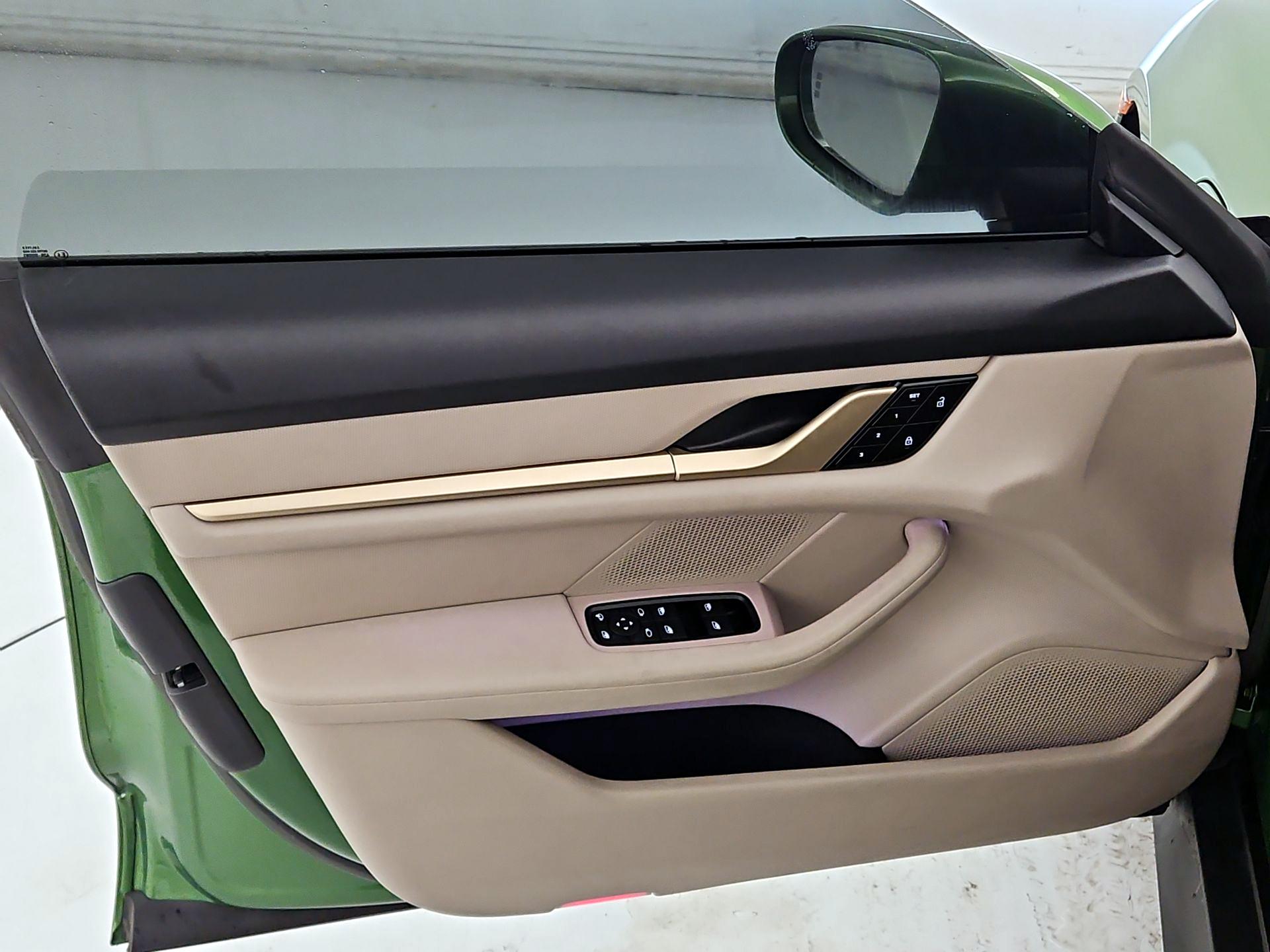 Thumbnail: 2023 Porsche Taycan - 12