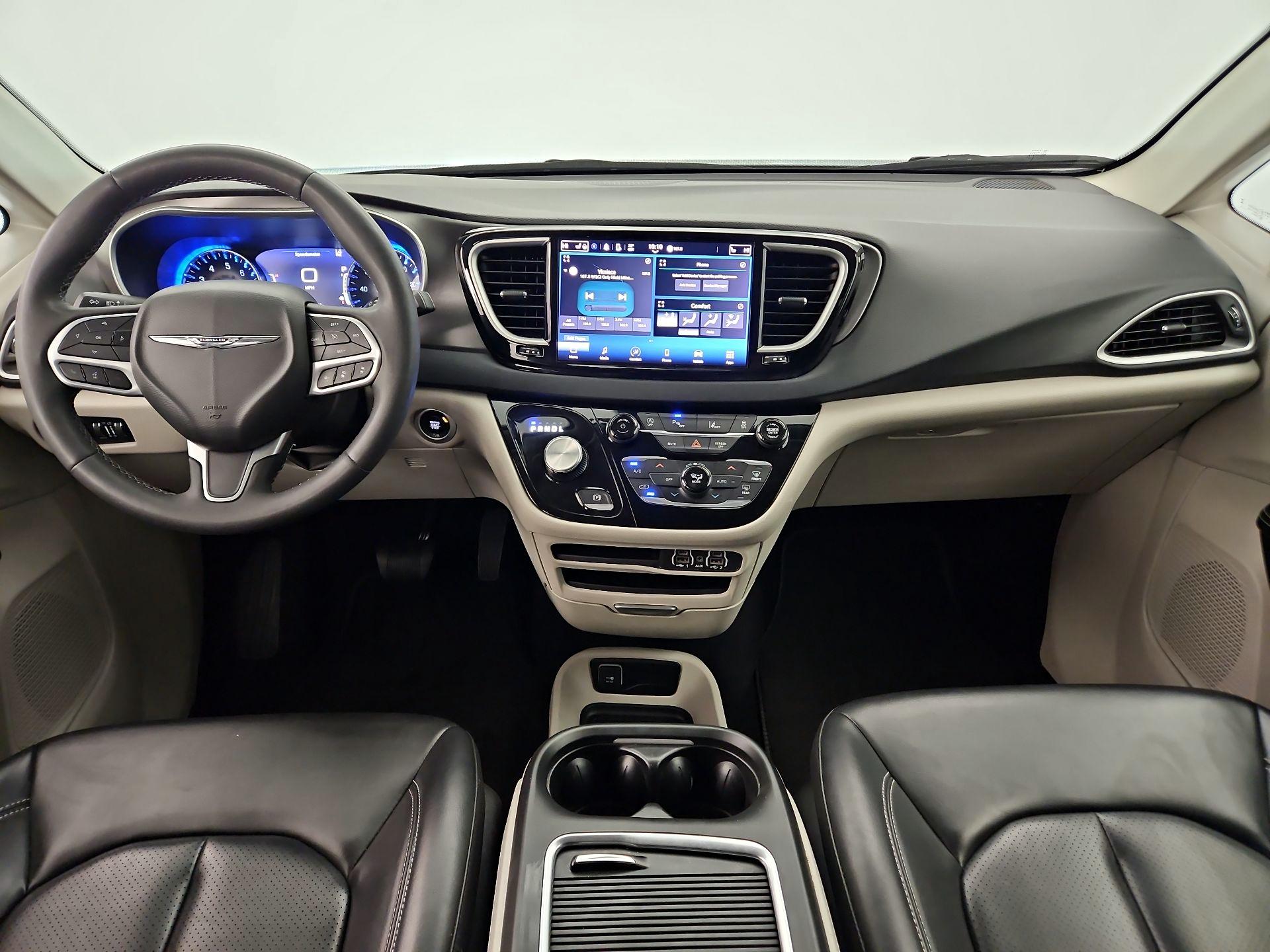 Thumbnail: 2023 Chrysler Pacifica - 9