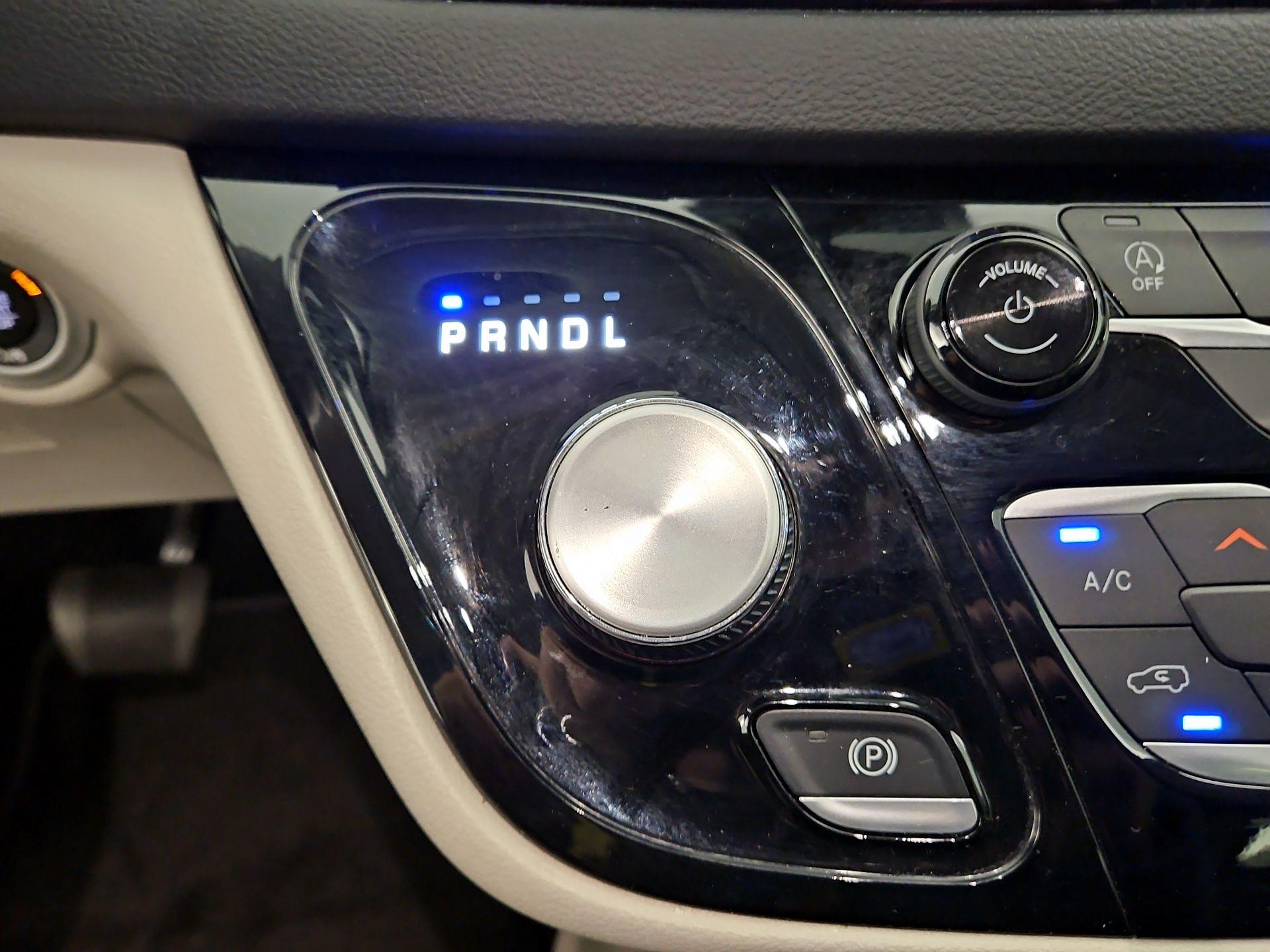 Thumbnail: 2023 Chrysler Pacifica - 17