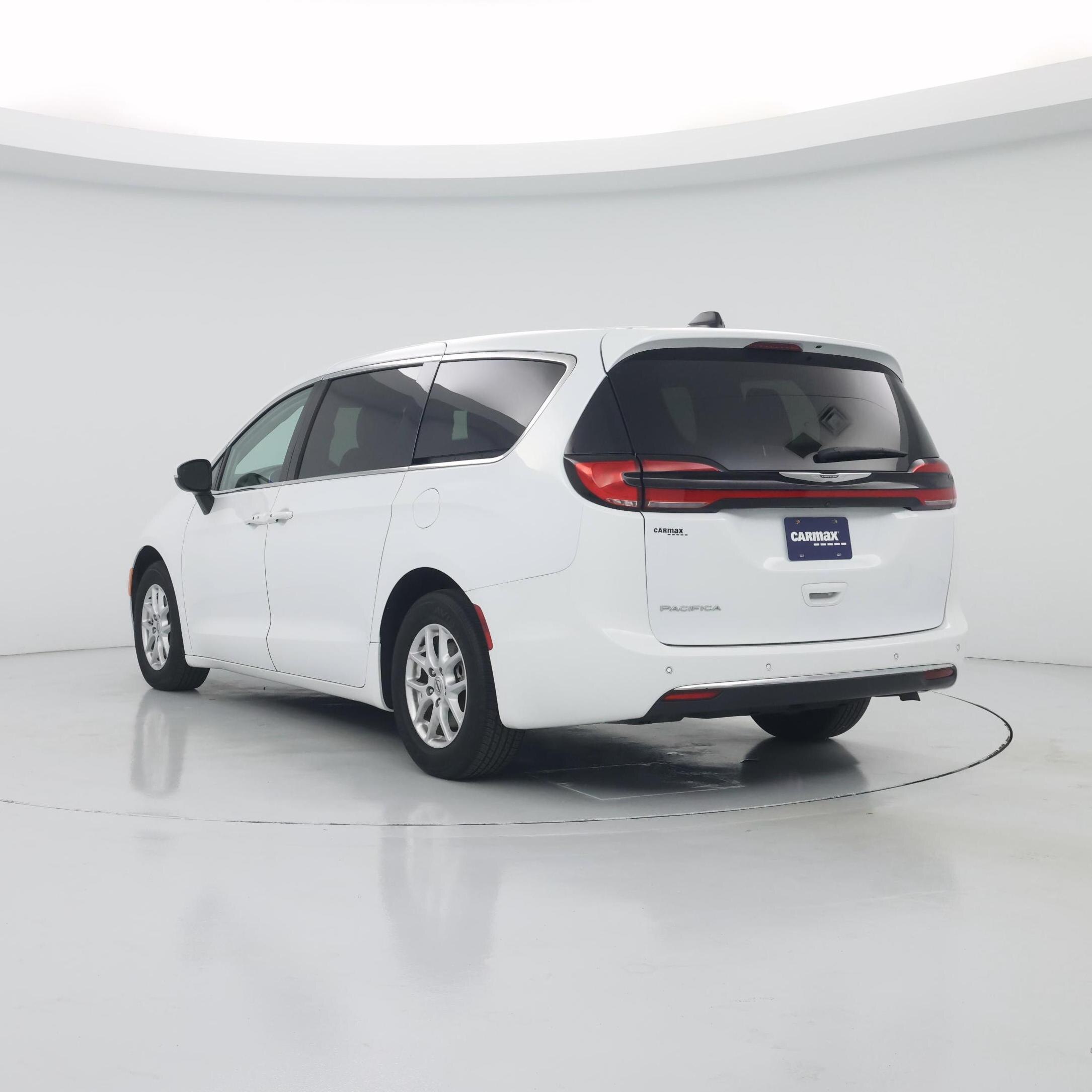 Thumbnail: 2023 Chrysler Pacifica - 2