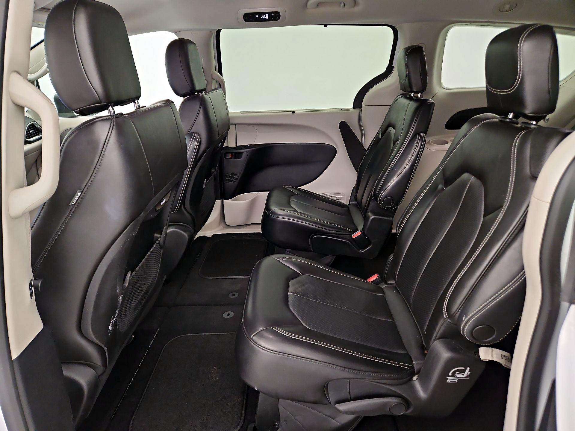 Thumbnail: 2023 Chrysler Pacifica - 19