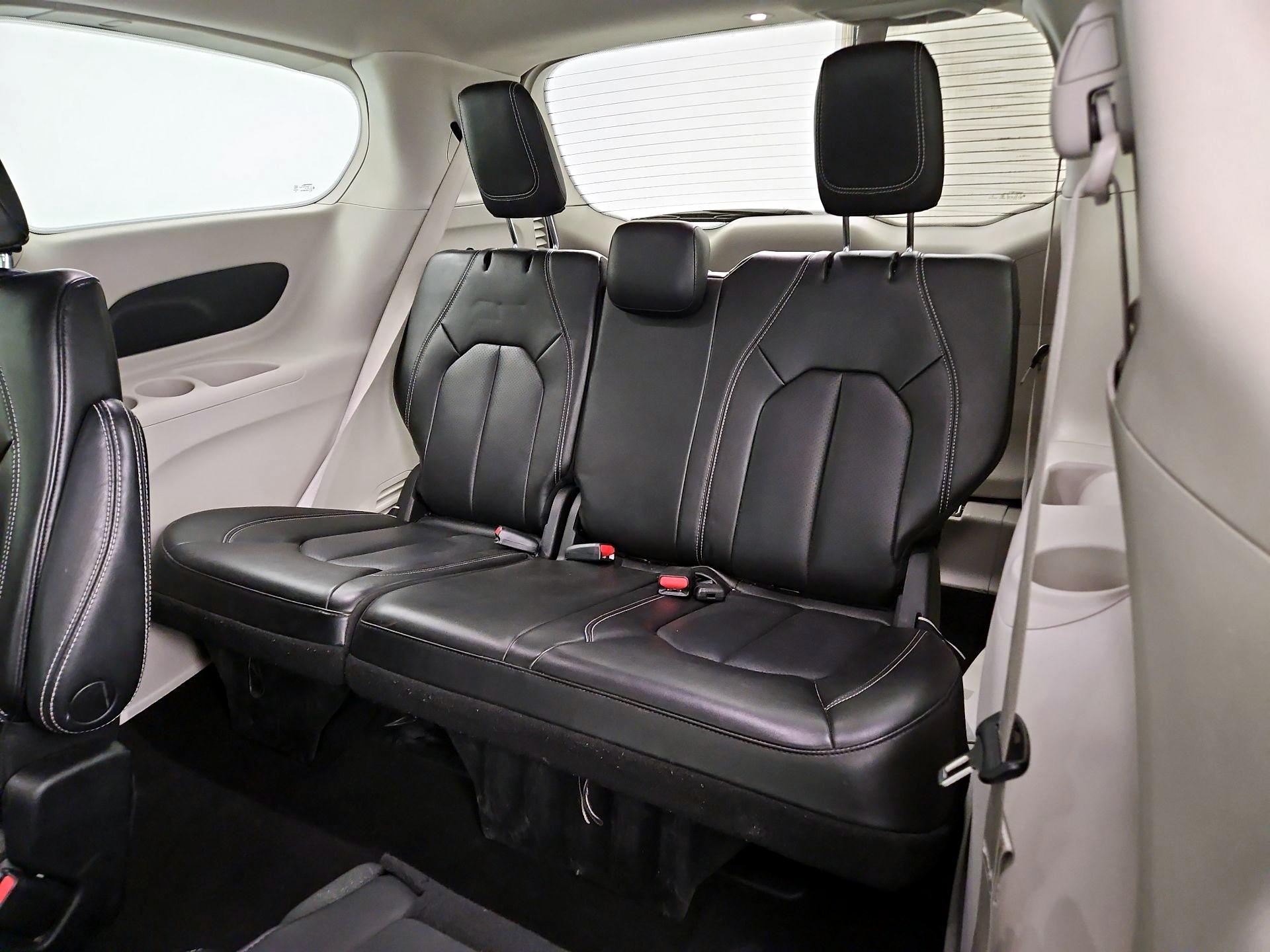 Thumbnail: 2023 Chrysler Pacifica - 20