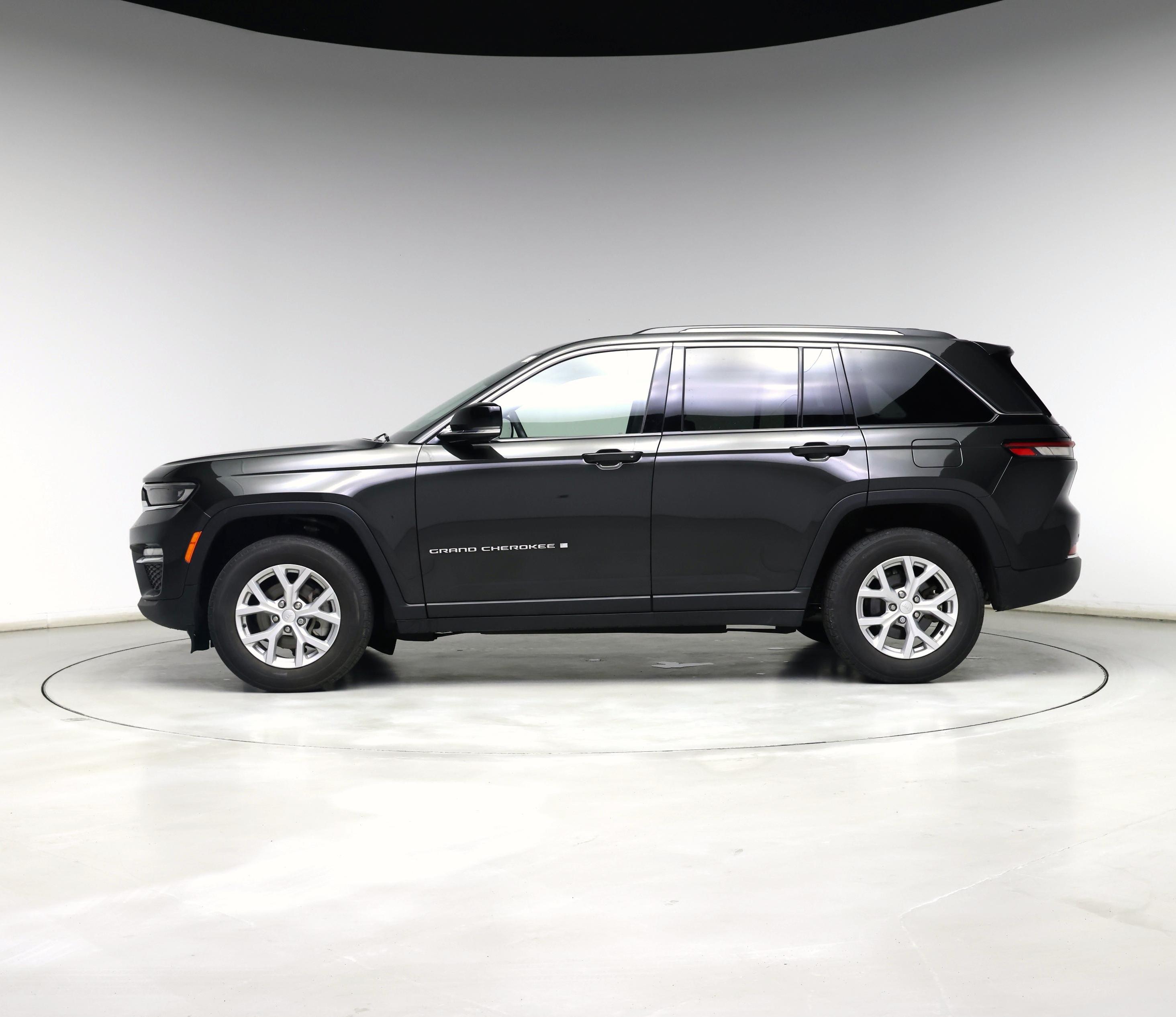 Thumbnail: 2023 Jeep Grand Cherokee - 3