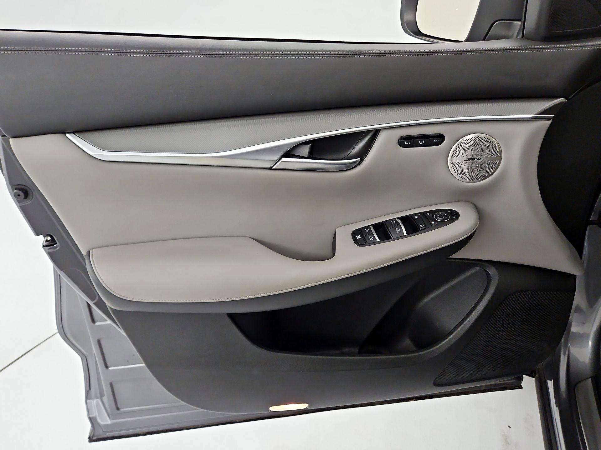 Thumbnail: 2023 INFINITI QX50 - 12