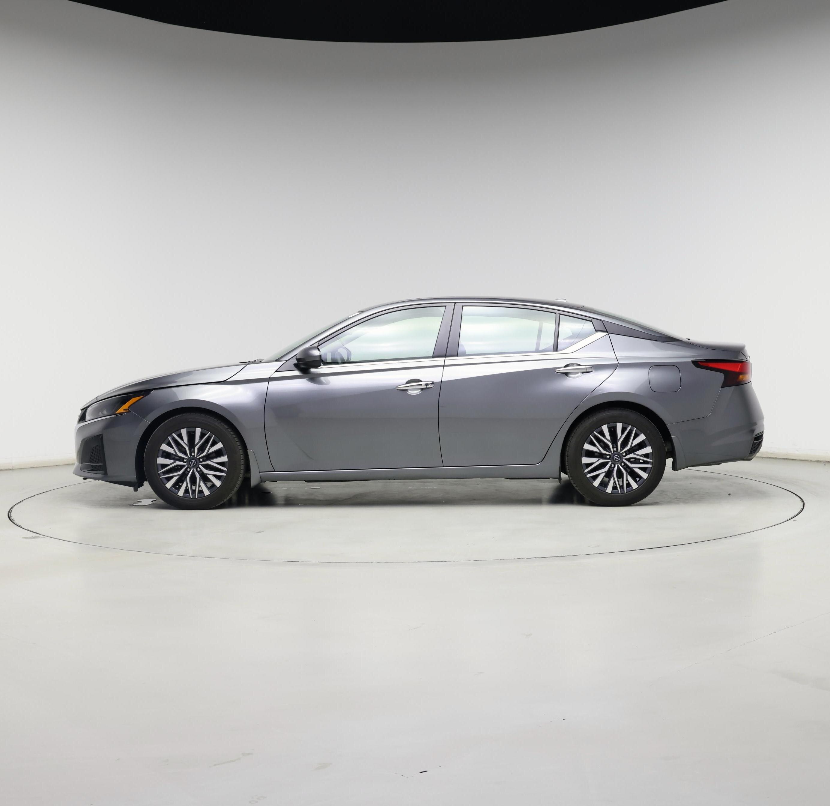 Thumbnail: 2023 Nissan Altima - 3