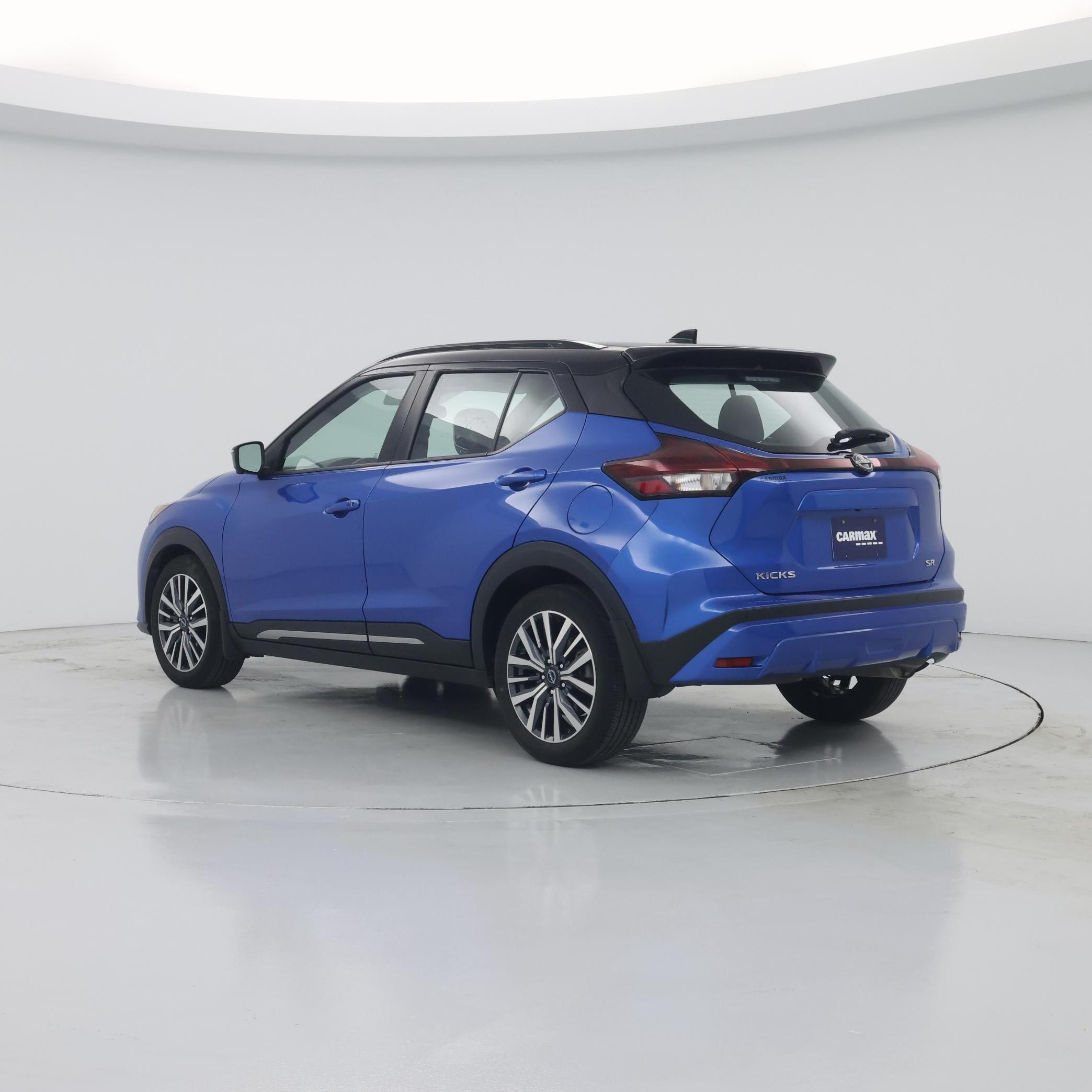 Thumbnail: 2023 Nissan Kicks - 2