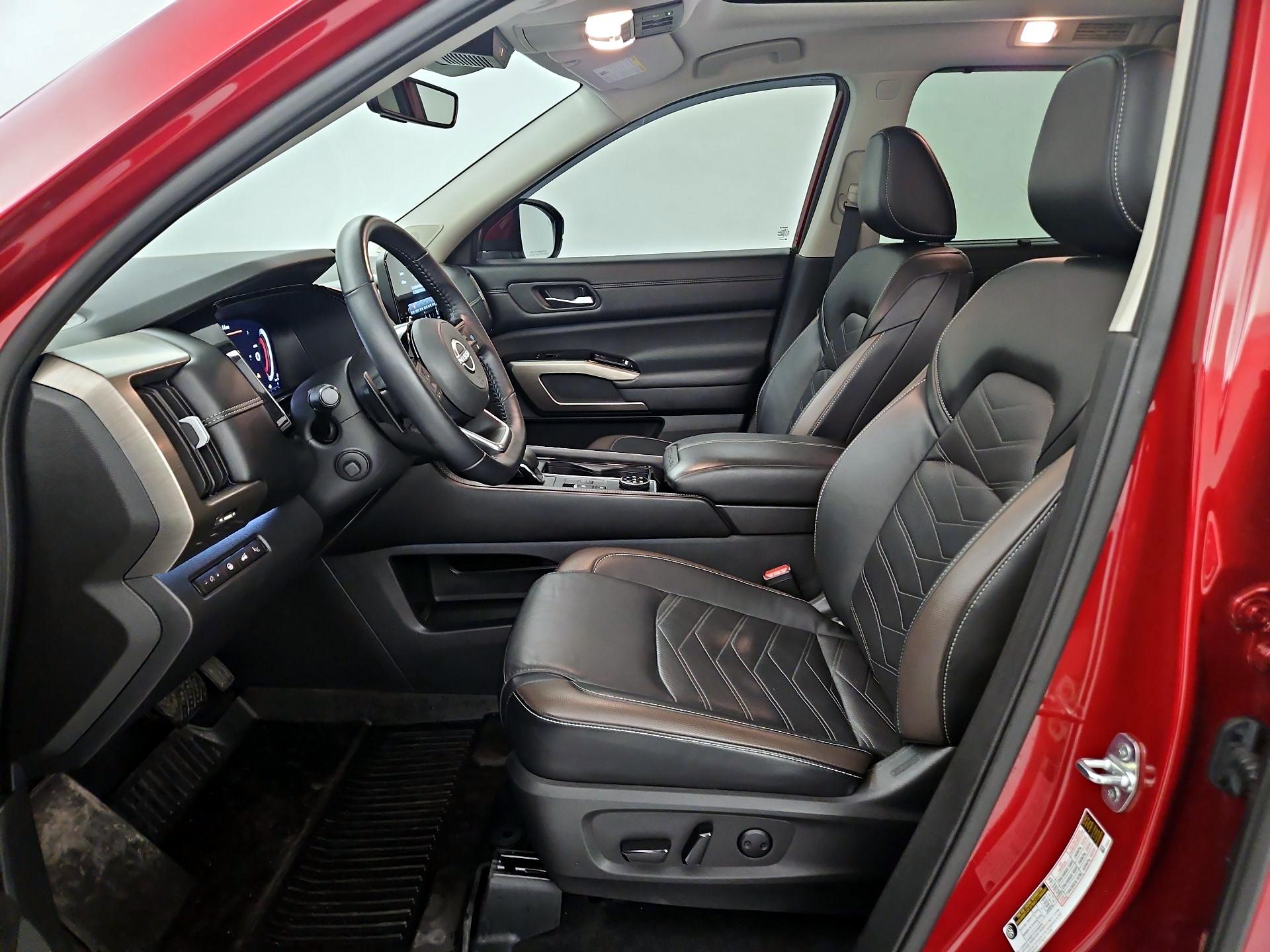 Thumbnail: 2023 Nissan Pathfinder - 11