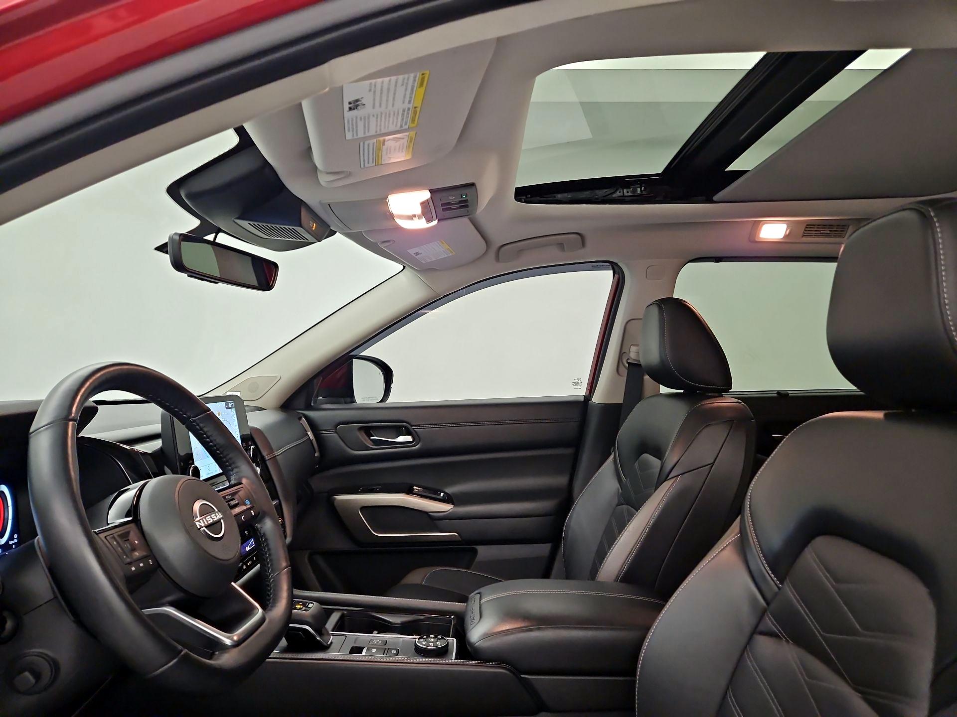 Thumbnail: 2023 Nissan Pathfinder - 20
