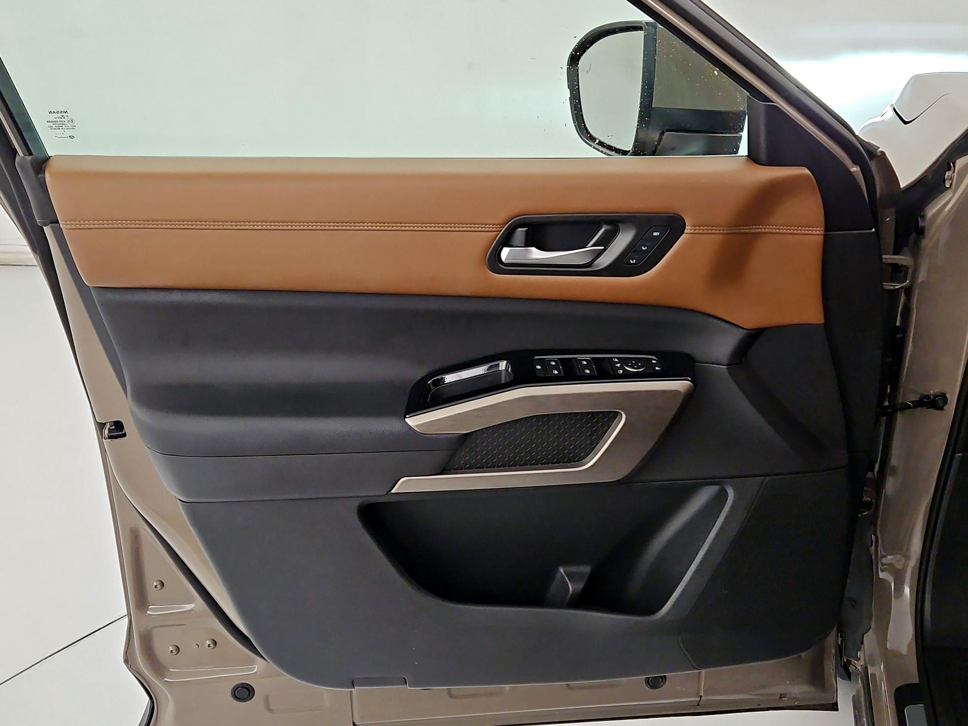 Thumbnail: 2023 Nissan Pathfinder - 12