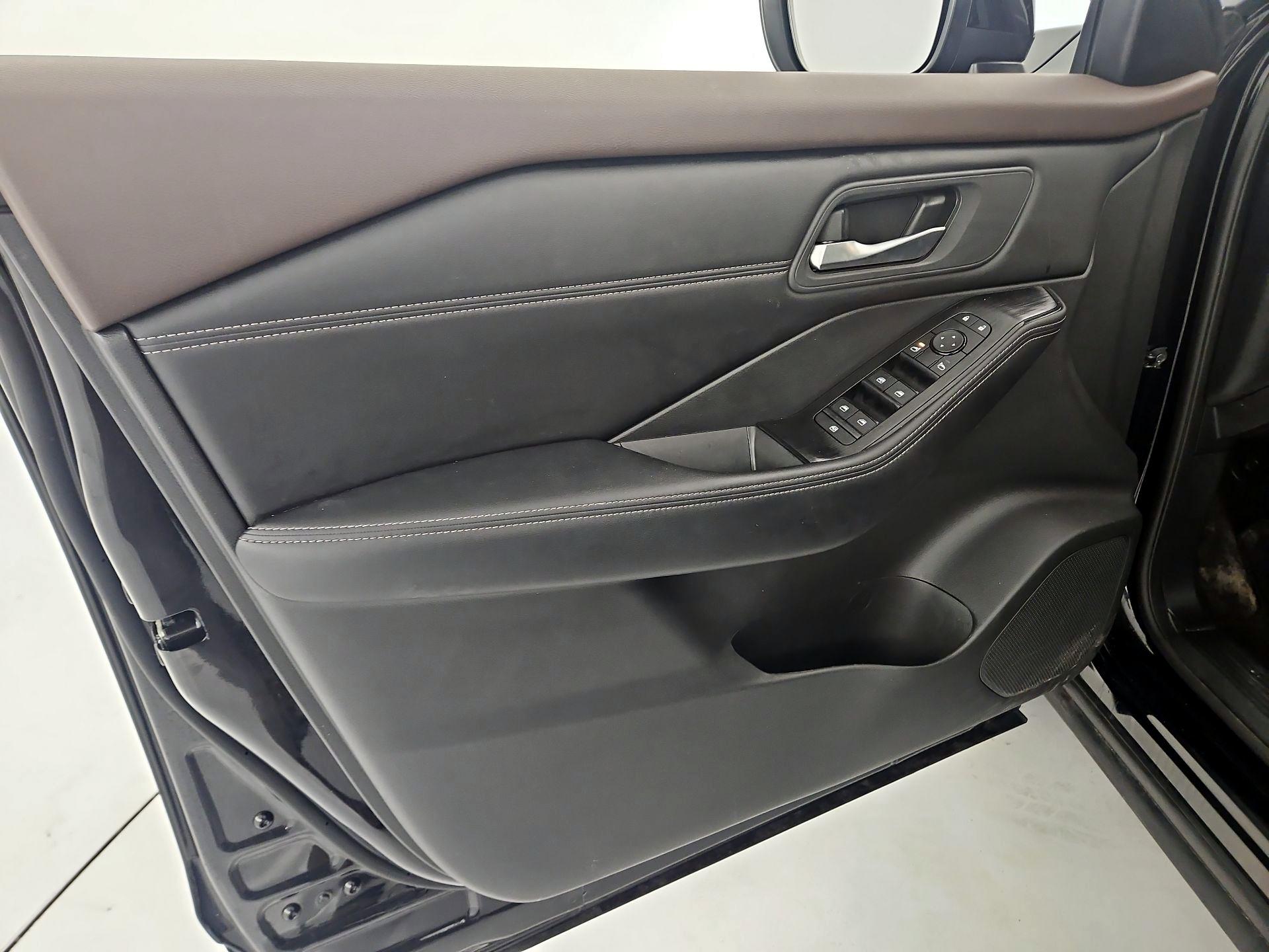 Thumbnail: 2023 Nissan Rogue - 13