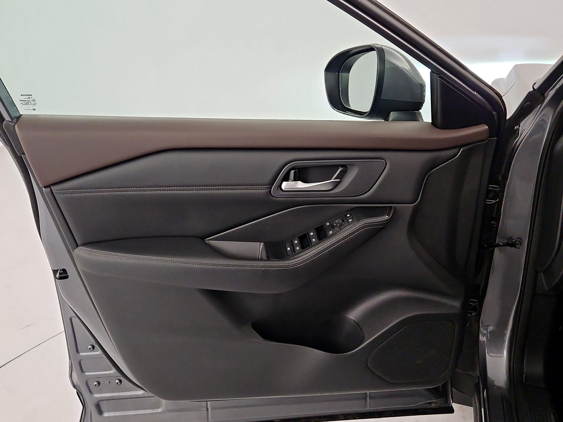 Thumbnail: 2023 Nissan Rogue - 12