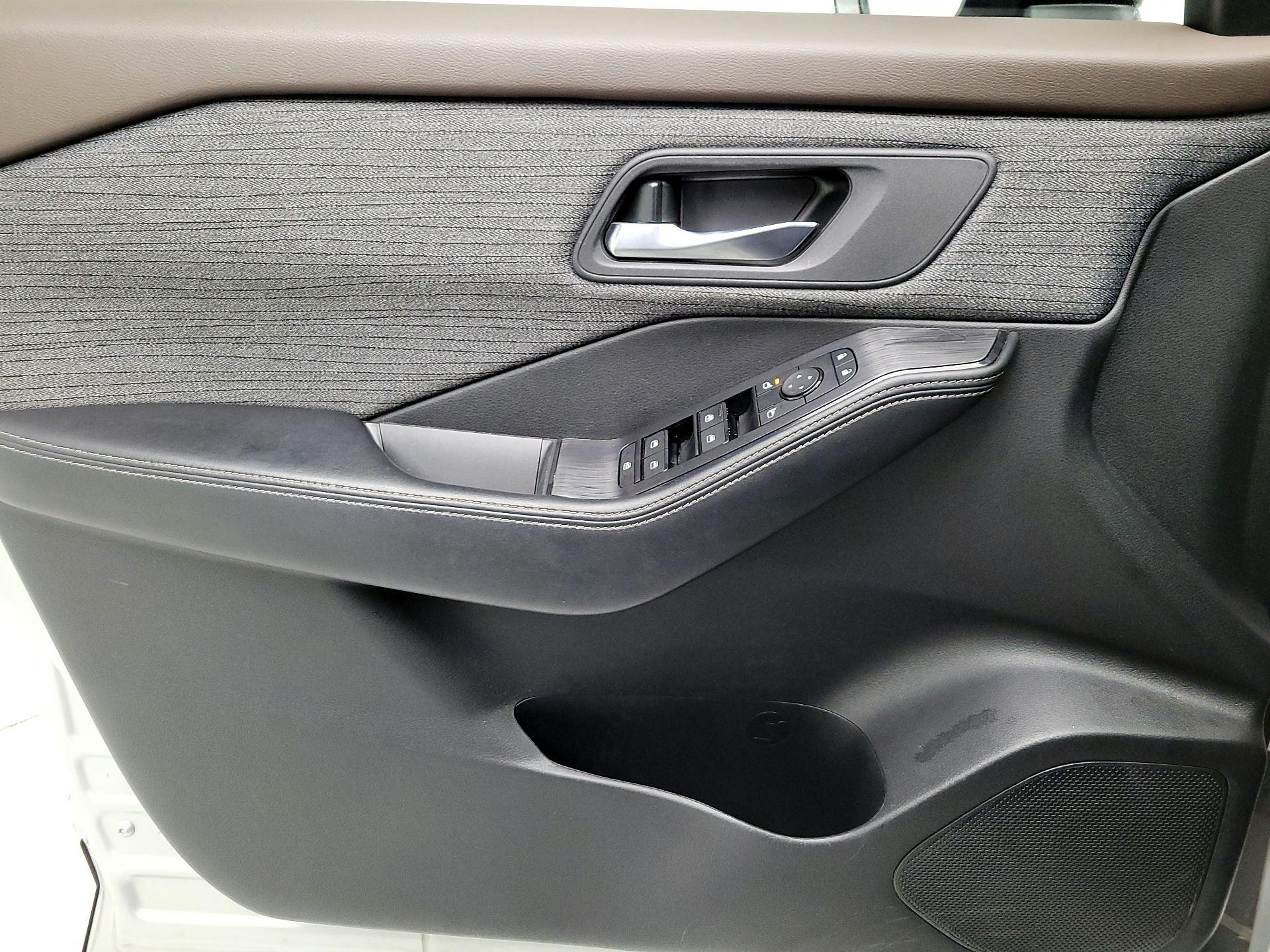 Thumbnail: 2023 Nissan Rogue - 12