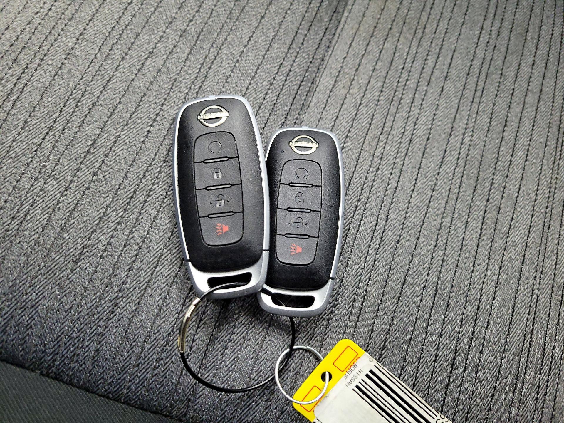 Thumbnail: 2023 Nissan Rogue - 18