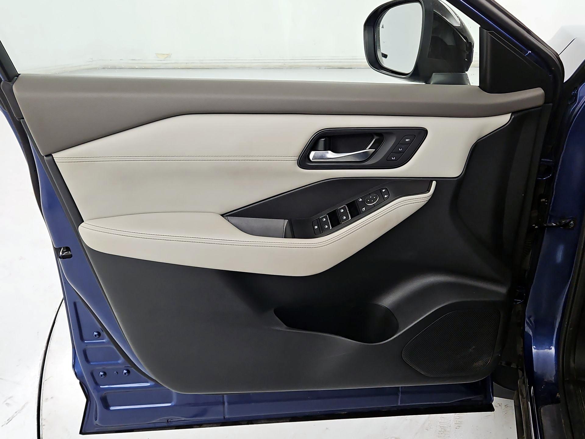 Thumbnail: 2023 Nissan Rogue - 12