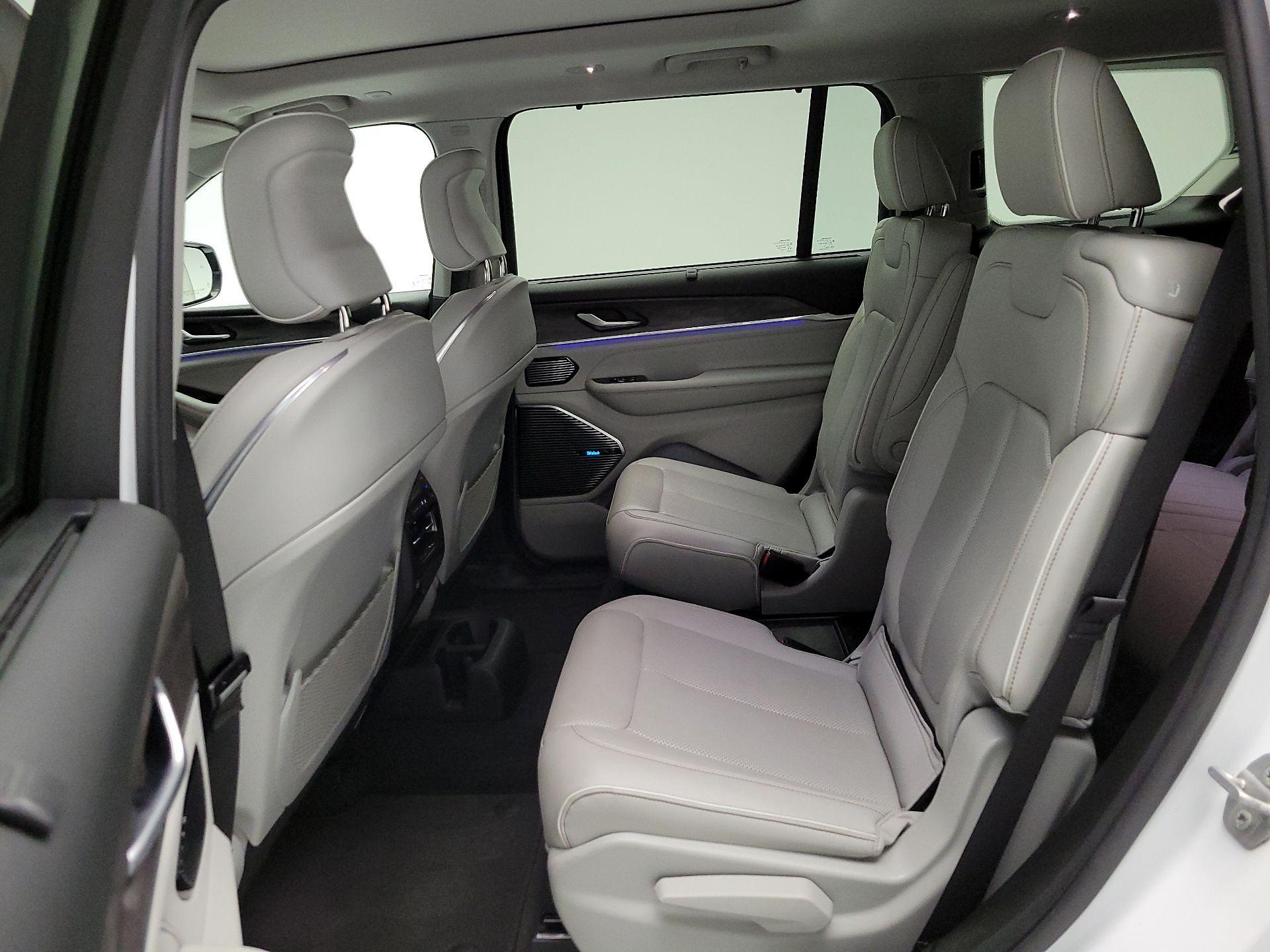 Thumbnail: 2022 Jeep Grand Cherokee L - 19