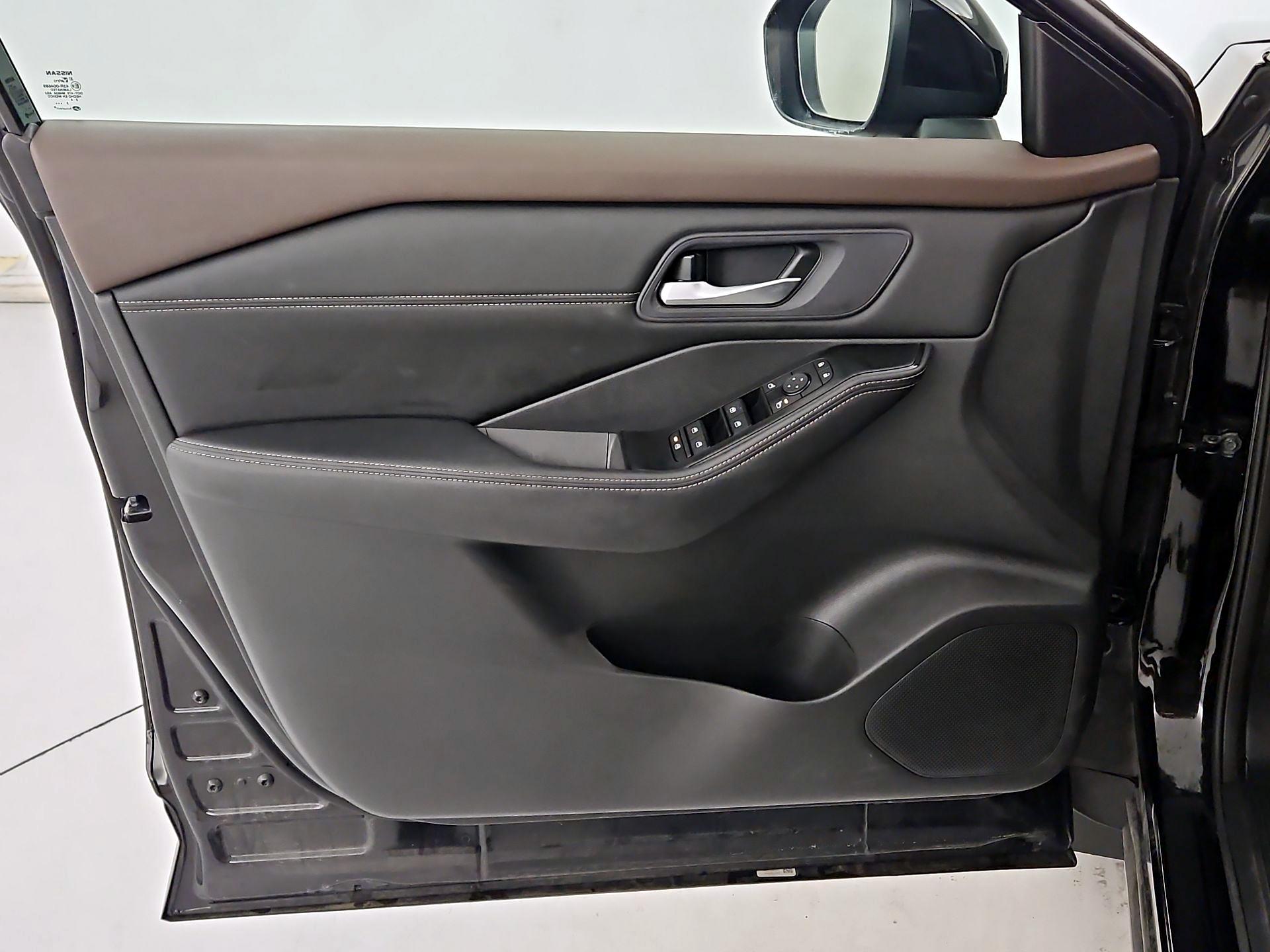 Thumbnail: 2023 Nissan Rogue - 12