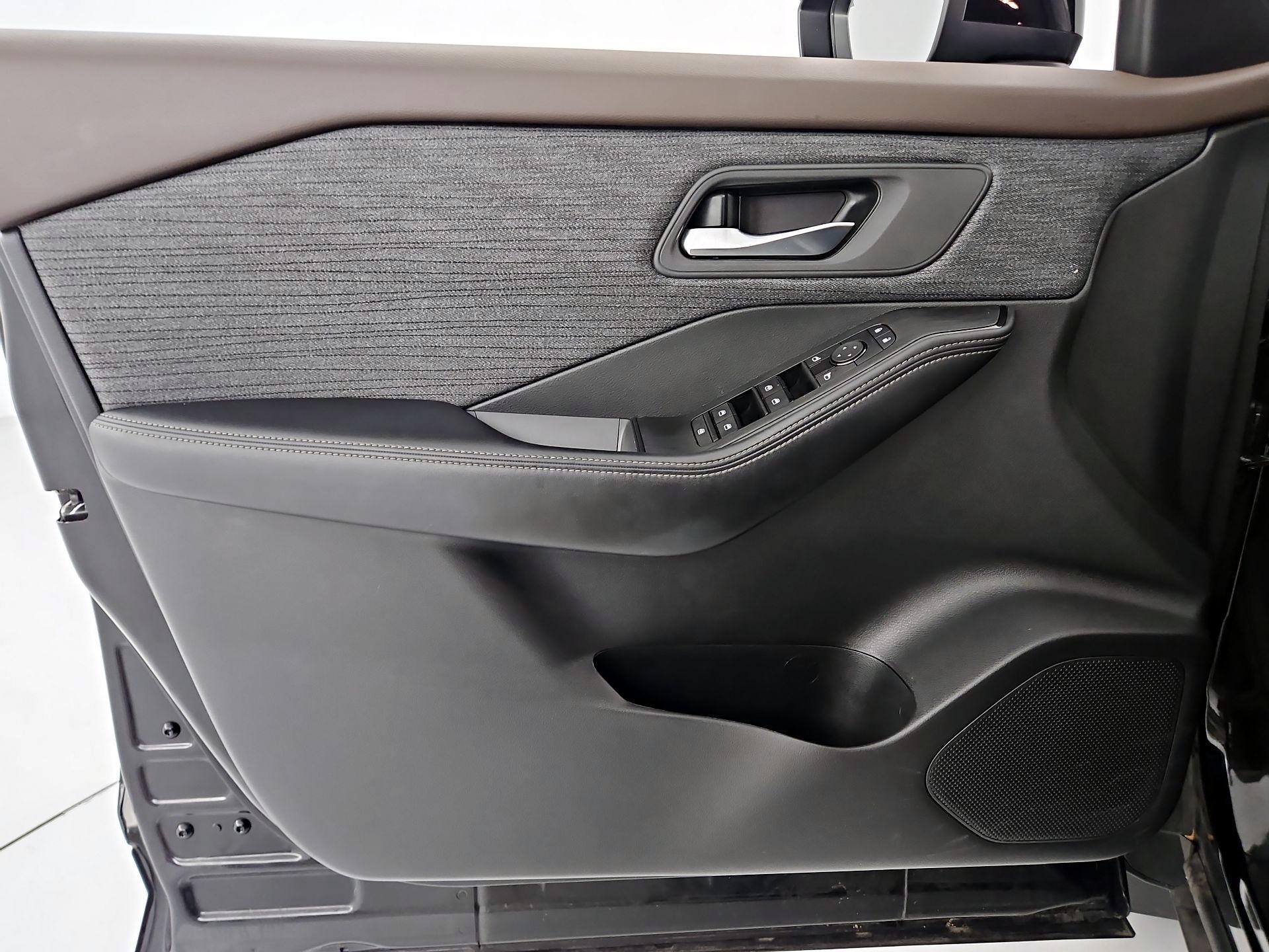 Thumbnail: 2023 Nissan Rogue - 12