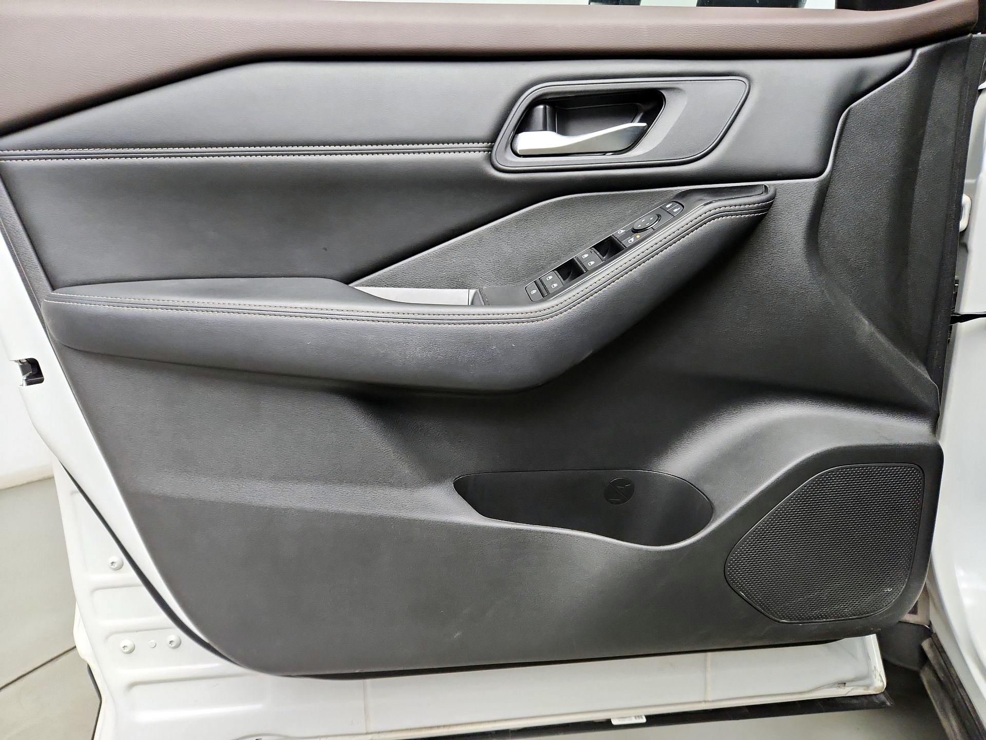 Thumbnail: 2023 Nissan Rogue - 12